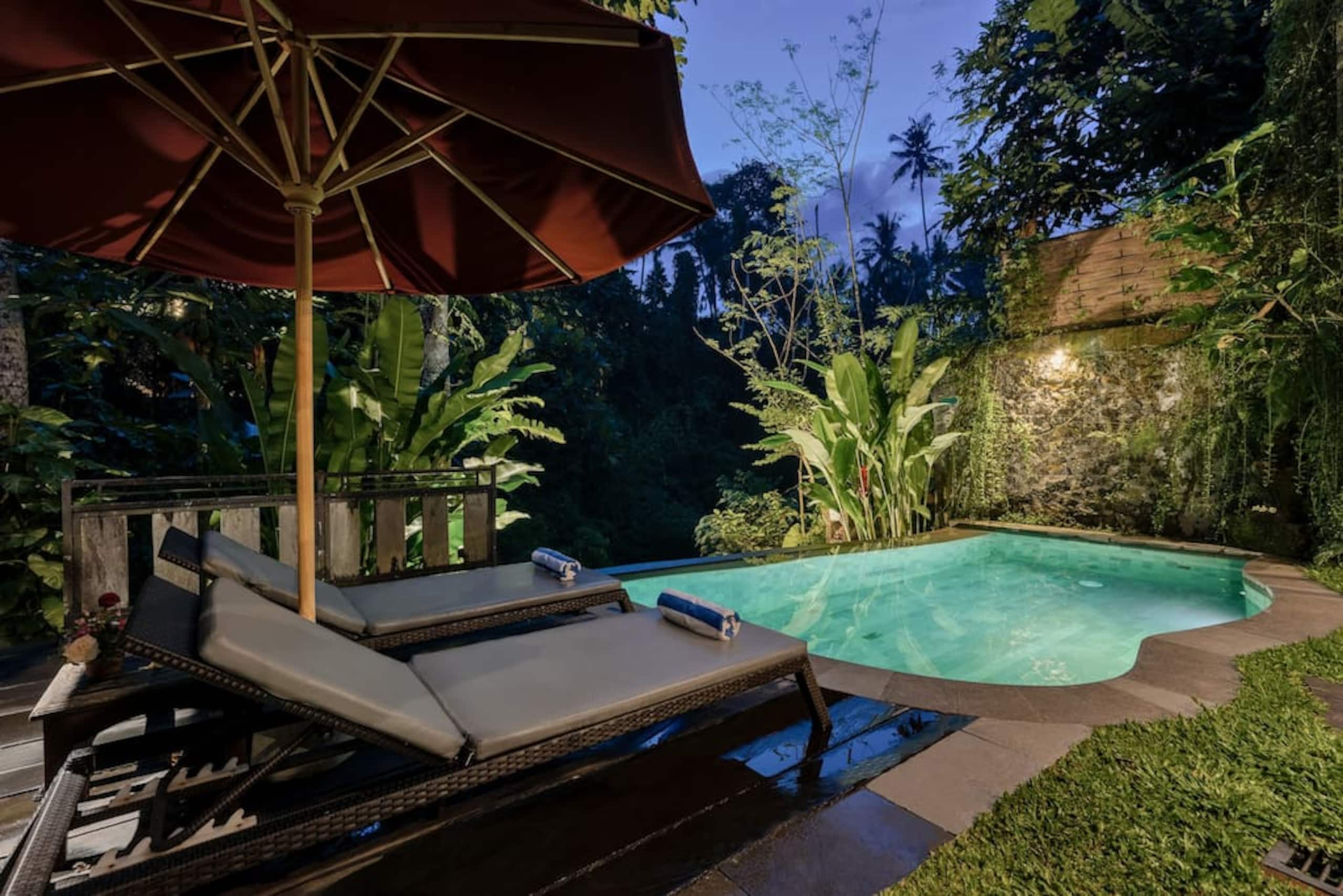Authentic Wooden Villa in Ubud w/ Lush Jungle View 32