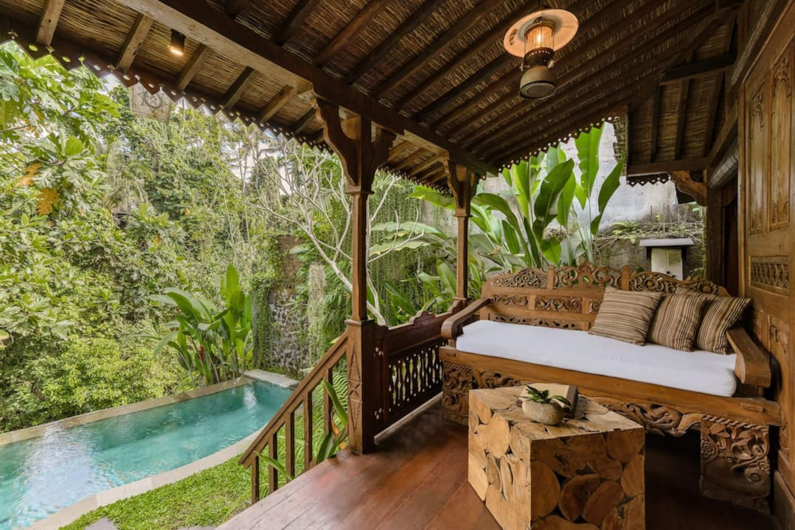 Authentic Wooden Villa in Ubud w/ Lush Jungle View 9