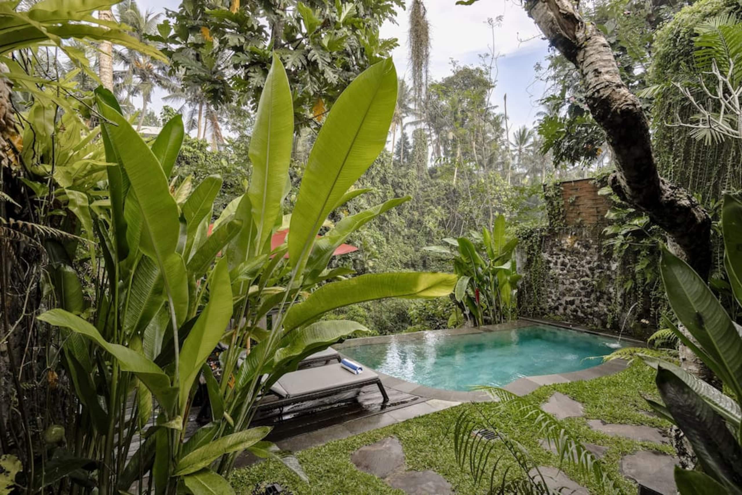 Authentic Wooden Villa in Ubud w/ Lush Jungle View 13
