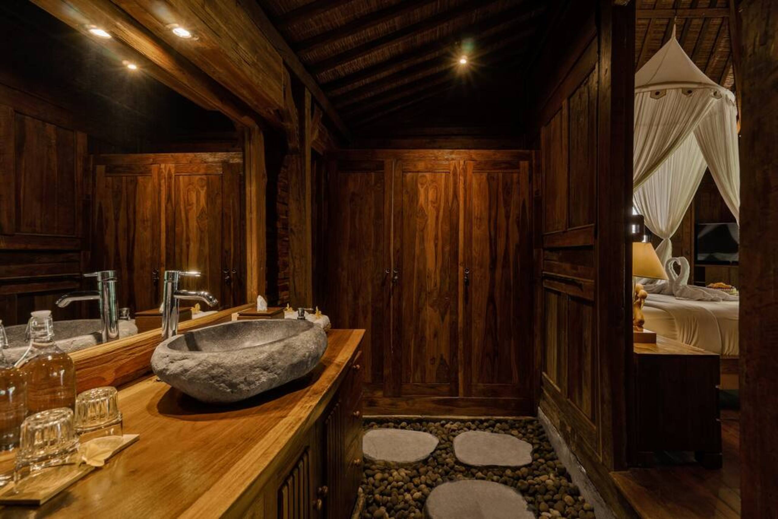 Authentic Wooden Villa in Ubud w/ Lush Jungle View 24