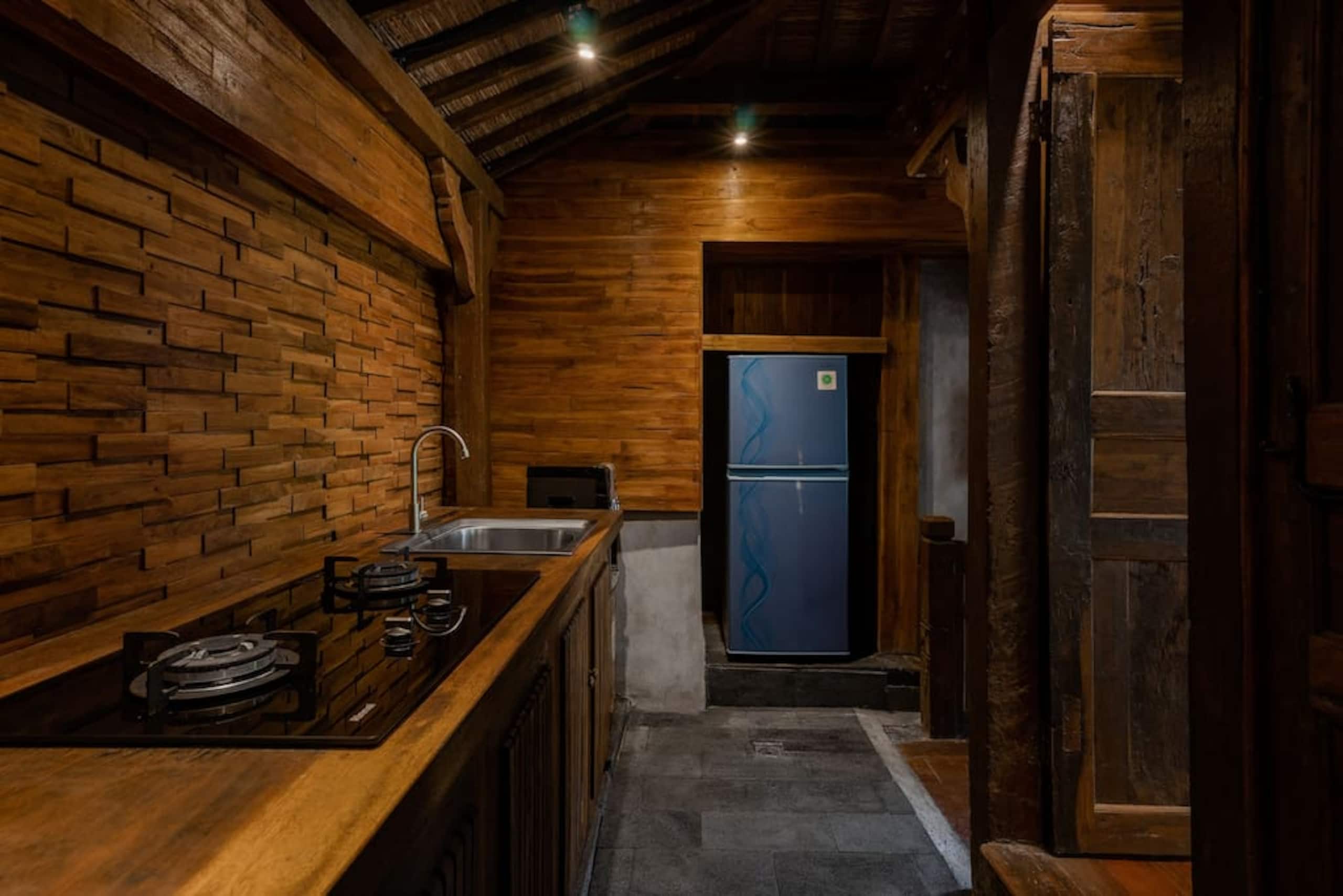 Authentic Wooden Villa in Ubud w/ Lush Jungle View 12