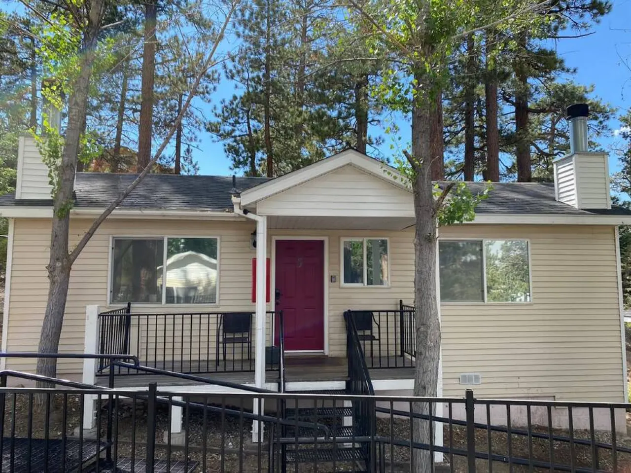 Cozy Lake-View Lodge #5 ( 2 BR near The Village) 10