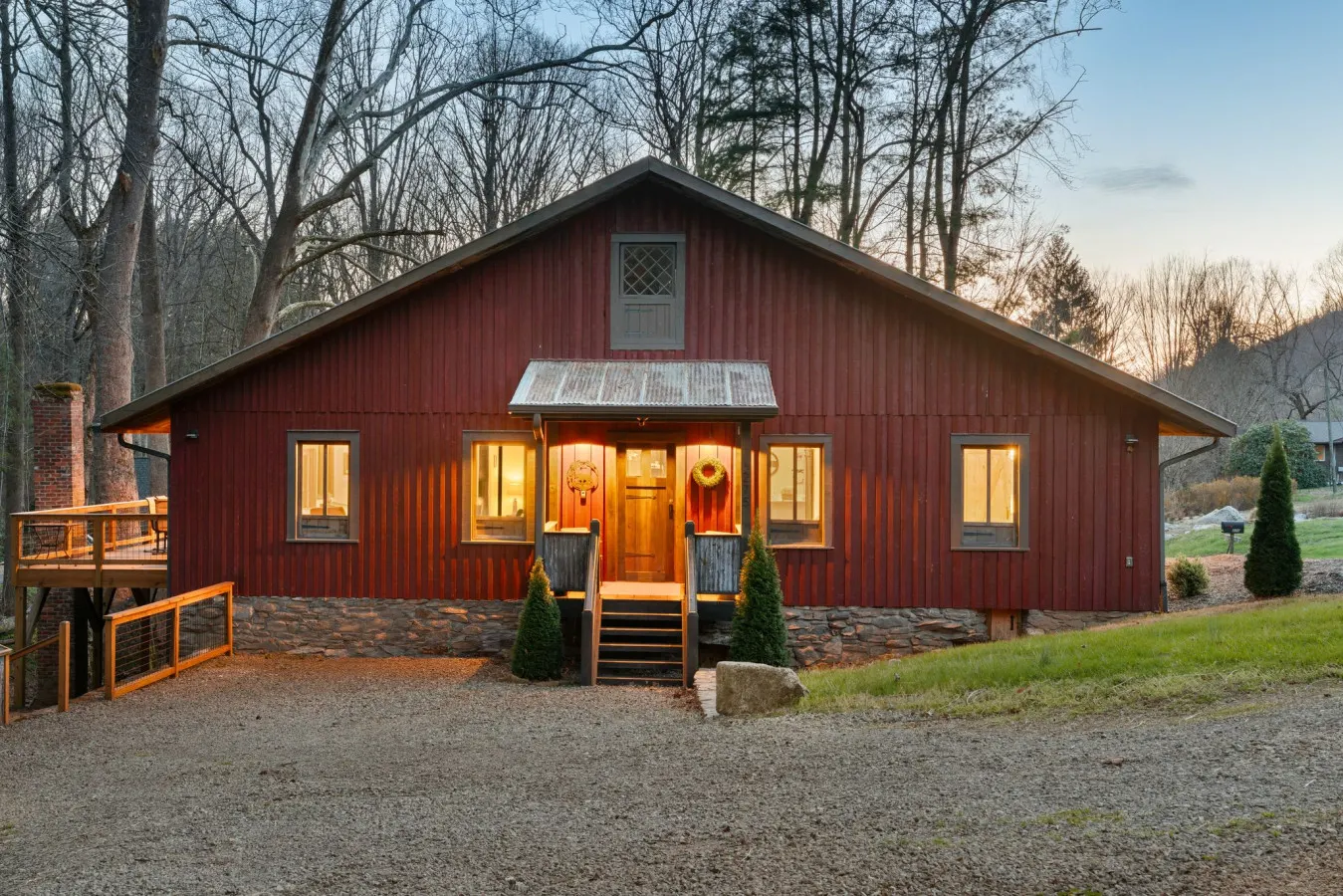 10 min to Asheville | Creekside, Fire Table, Games