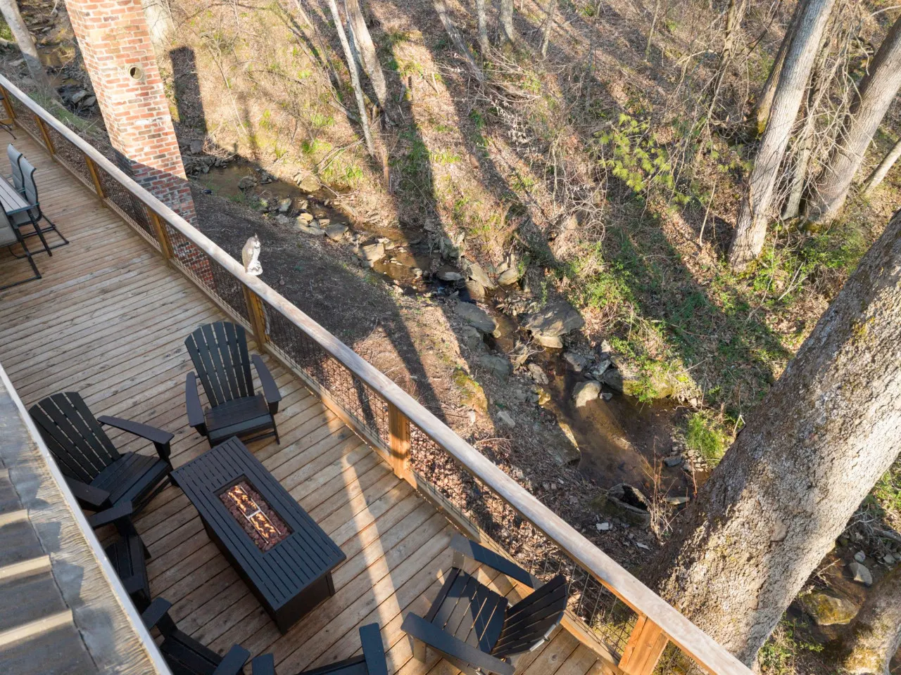 10 min to Asheville Creekside, Fire Table, Games 6