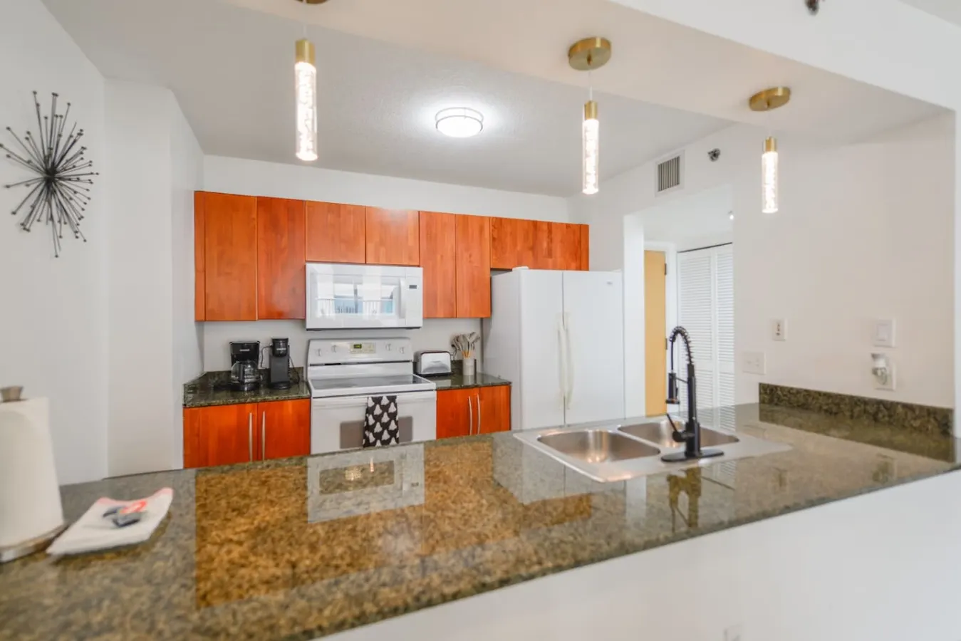 Beautiful Brickell Condo + Balcony/Free Parking 9