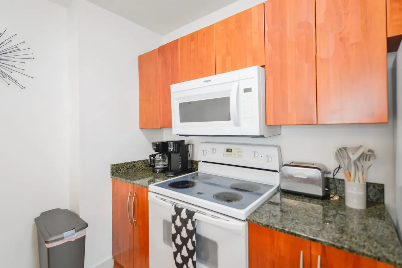 Beautiful Brickell Condo + Balcony/Free Parking 14