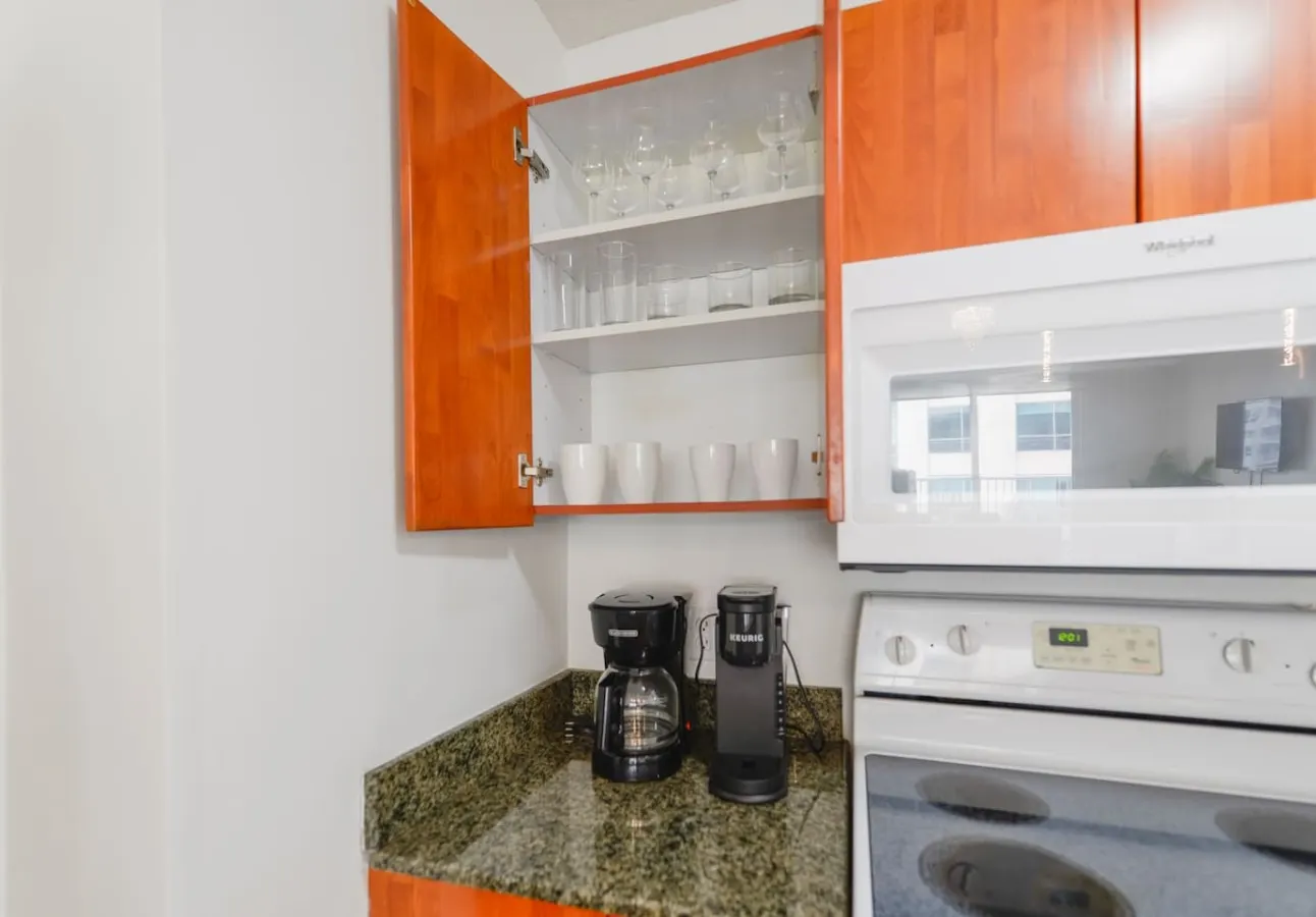 Beautiful Brickell Condo + Balcony/Free Parking 16