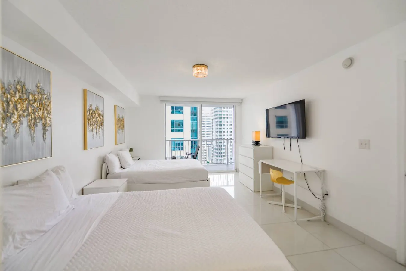 Beautiful Brickell Condo + Balcony/Free Parking 18