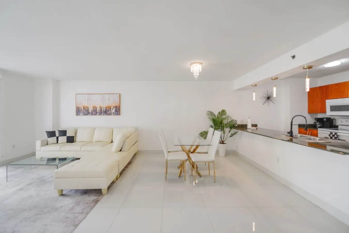 Beautiful Brickell Condo + Balcony/Free Parking 6