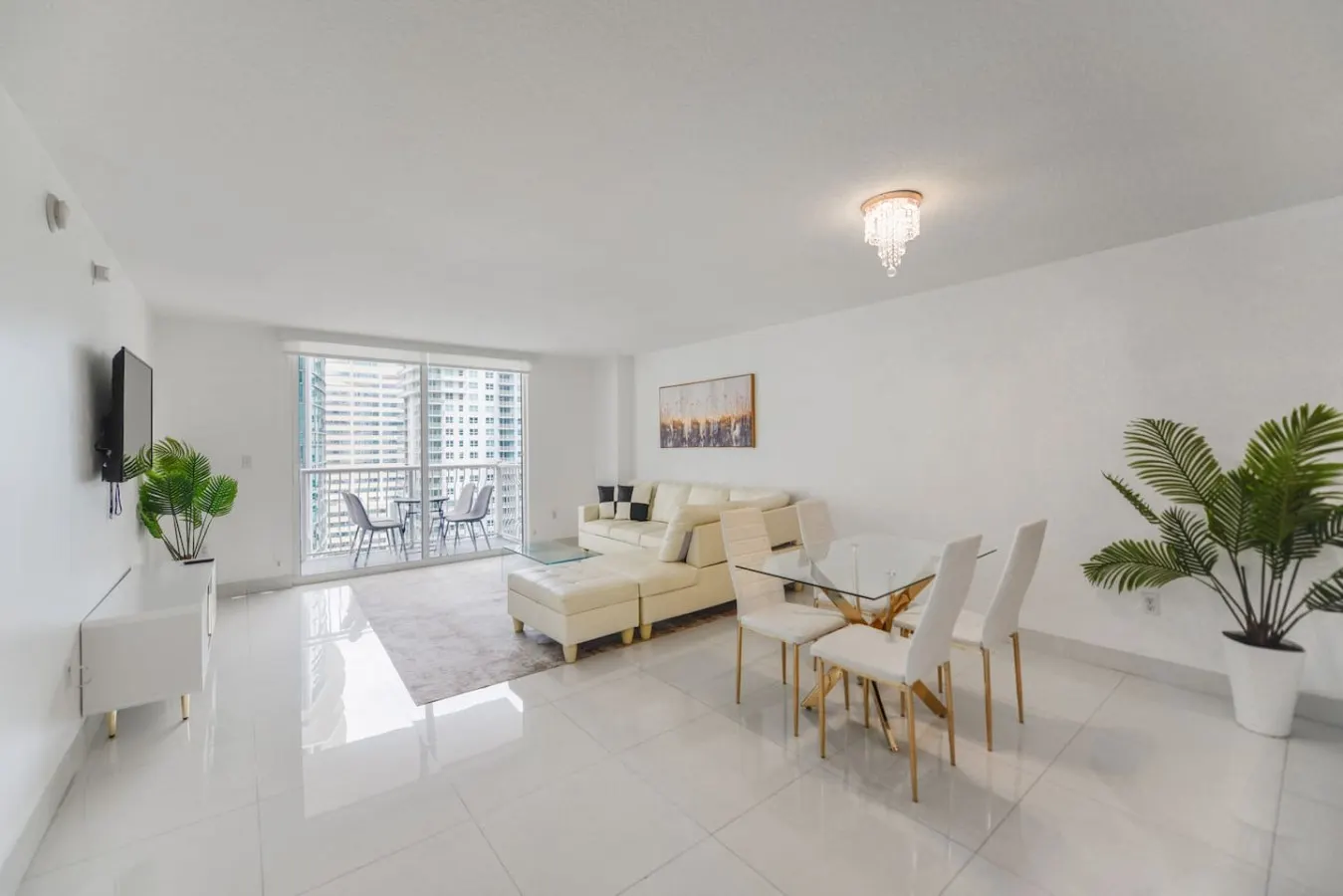 Beautiful Brickell Condo + Balcony/Free Parking 7