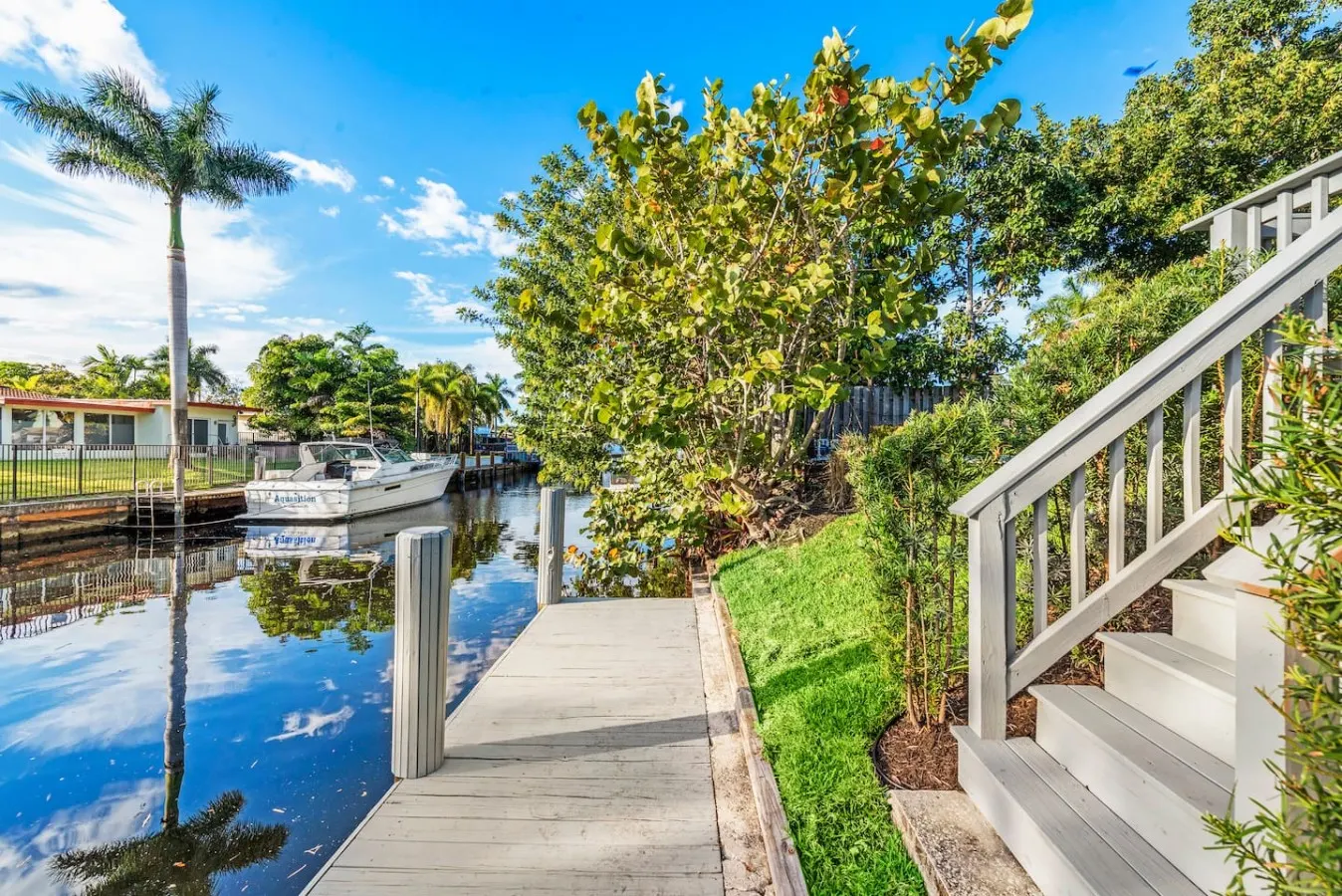 Extended Stay Waterfront Pool House 40' Boat Dock — photo 2