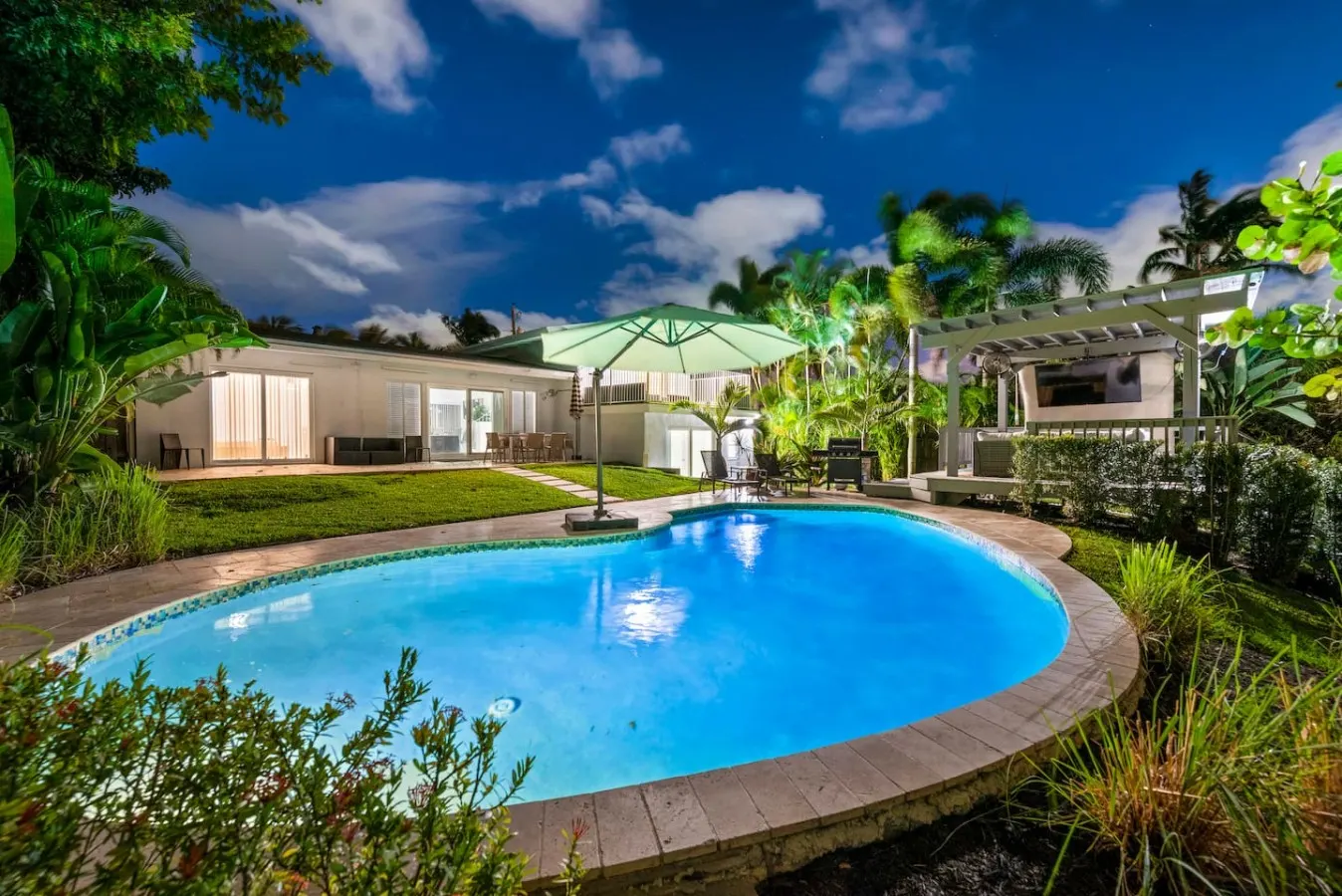Extended Stay Waterfront Pool House 40' Boat Dock 13