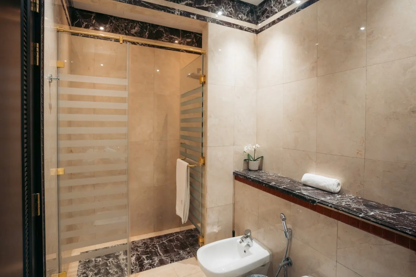 Jumeirah Beach Private Room Ensuite Bathroom 3