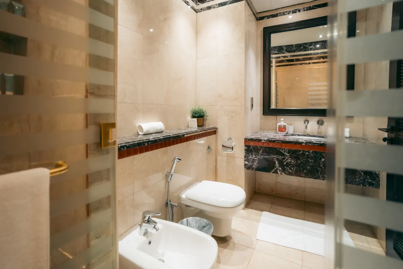 Jumeirah Beach Private Room Ensuite Bathroom 4