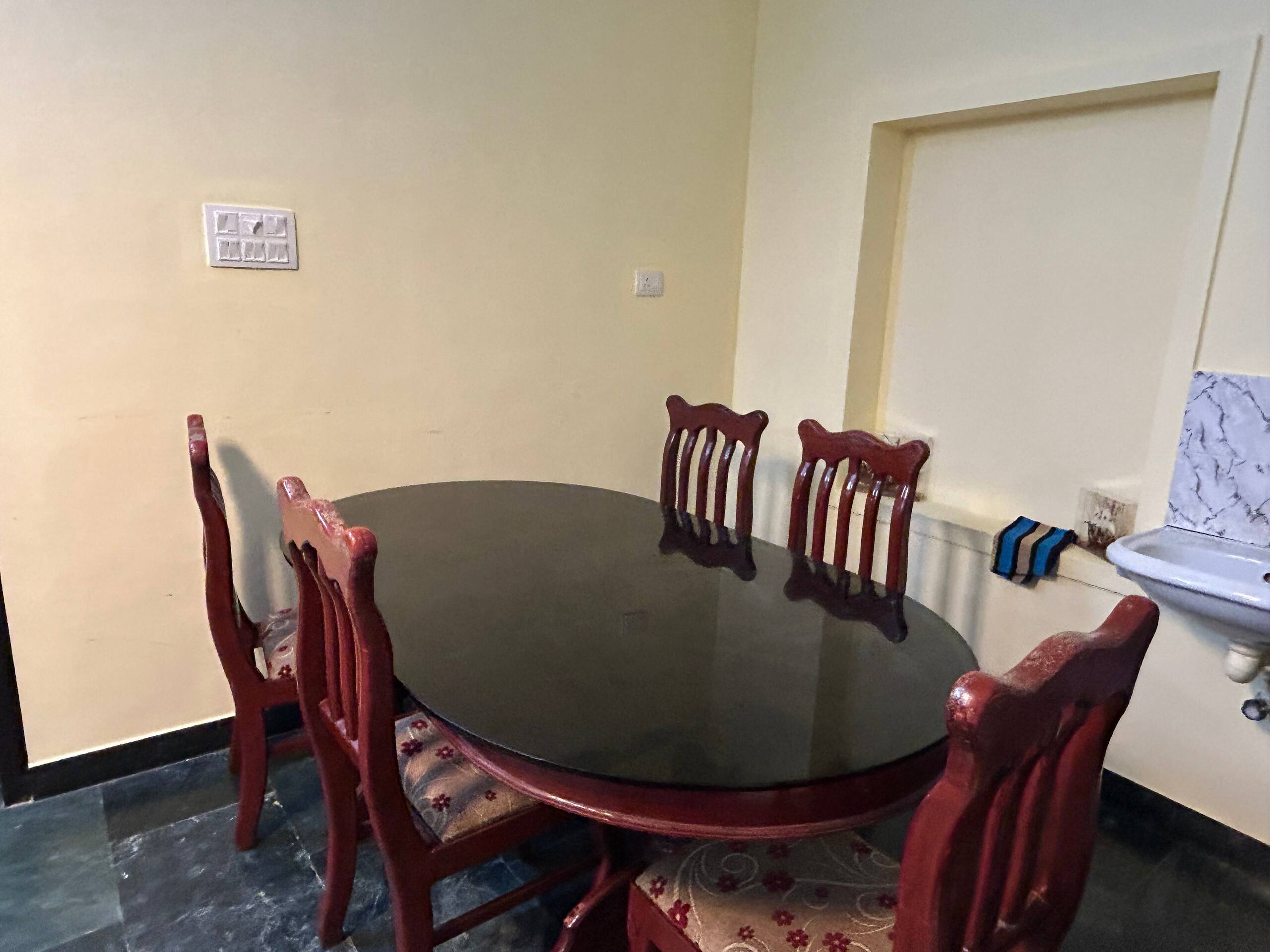 Bluebell A –Ground Floor Stay, 3 Bedrooms +Kitchen 10