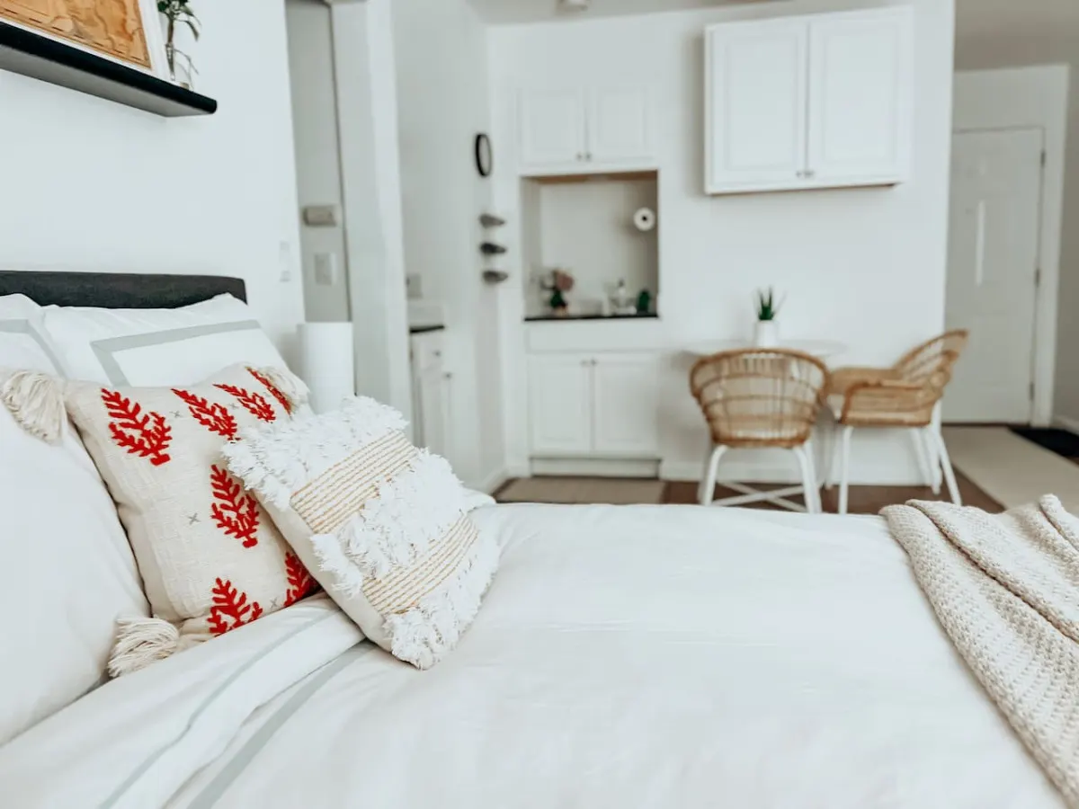 Quaint One Bed Studio near DTC 9