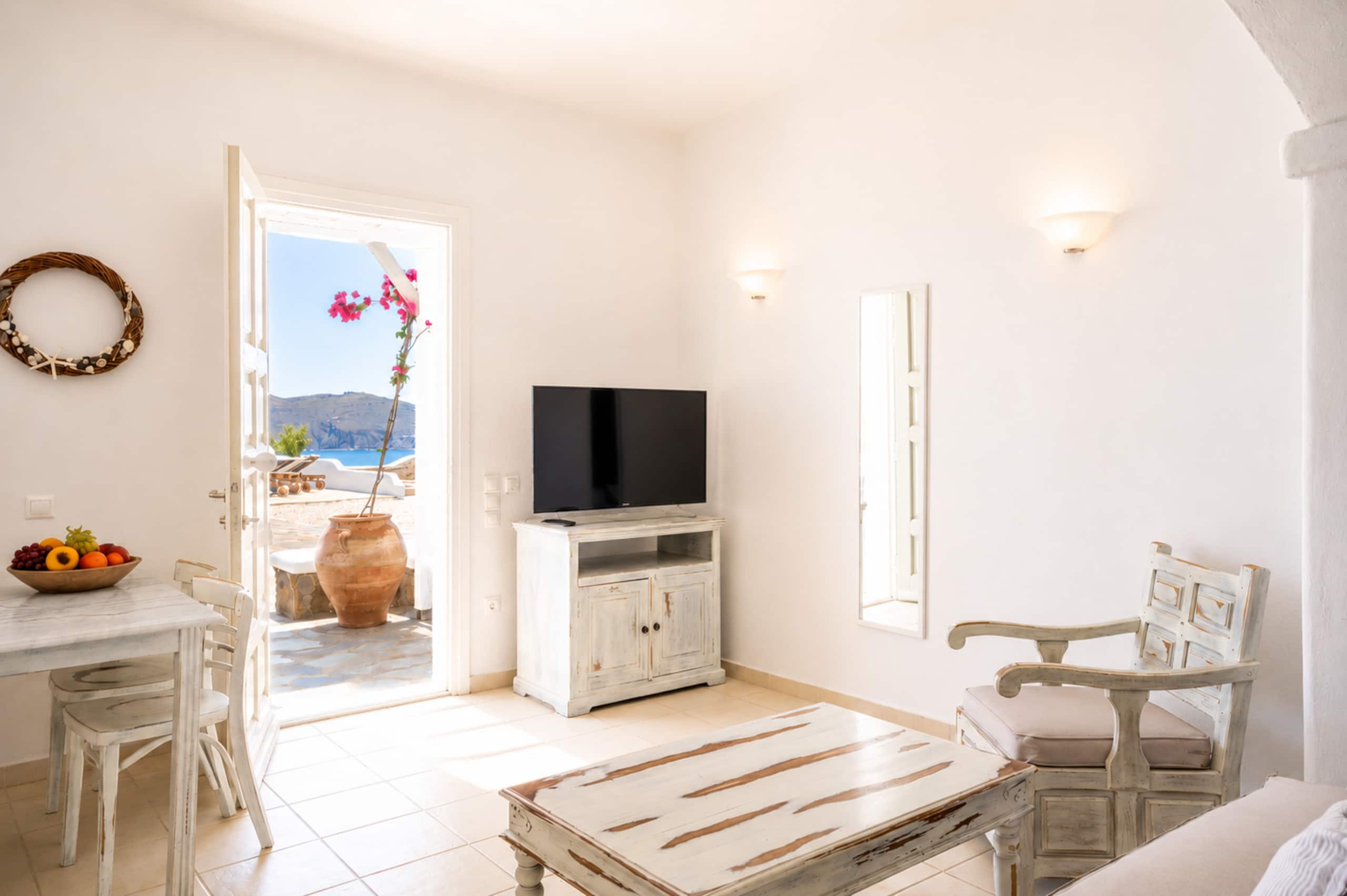 Family 2BR Sea View Apt | Shared Pool Panormos — photo 4