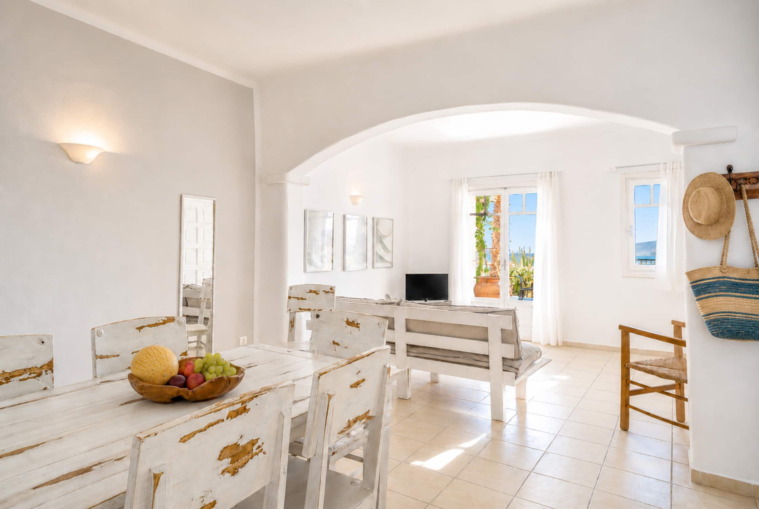 Family 2BR Sea View Apt | Shared Pool Panormos 7