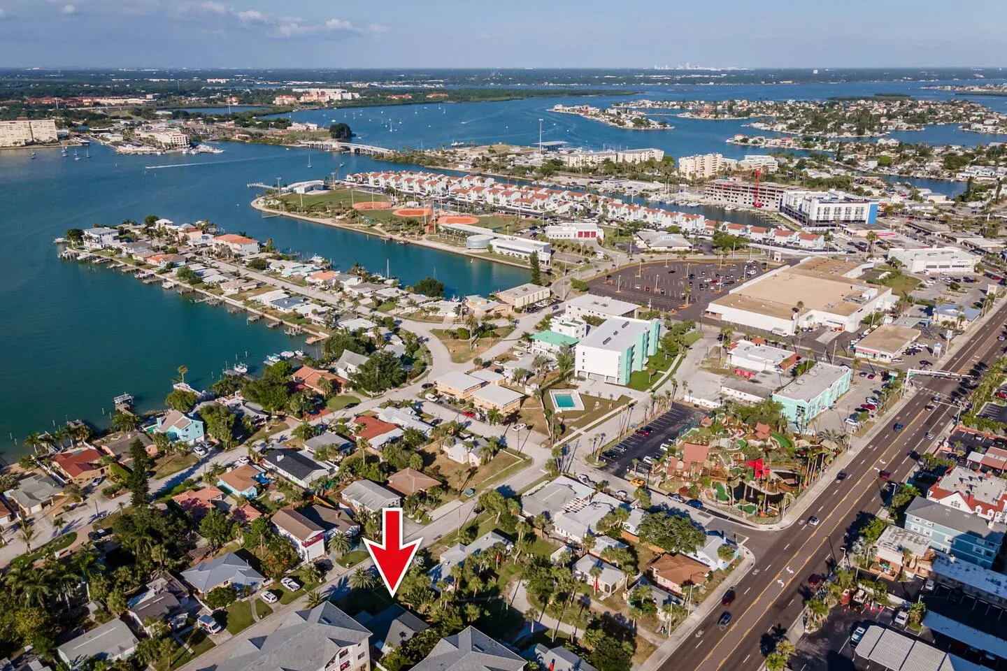 3BR Madeira Beach Getaway Walk to Gulf Dogs OK 14