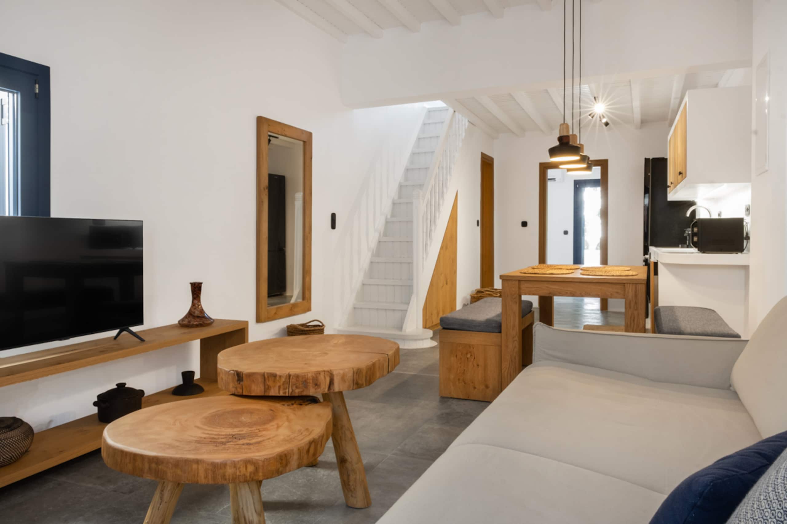 InTown Mykonos- Two Bedrooms Duplex House — photo 3