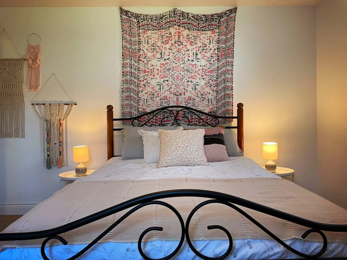 Relax in Style & Comfort in Prince Edward County! One beach pass is included! — photo 5