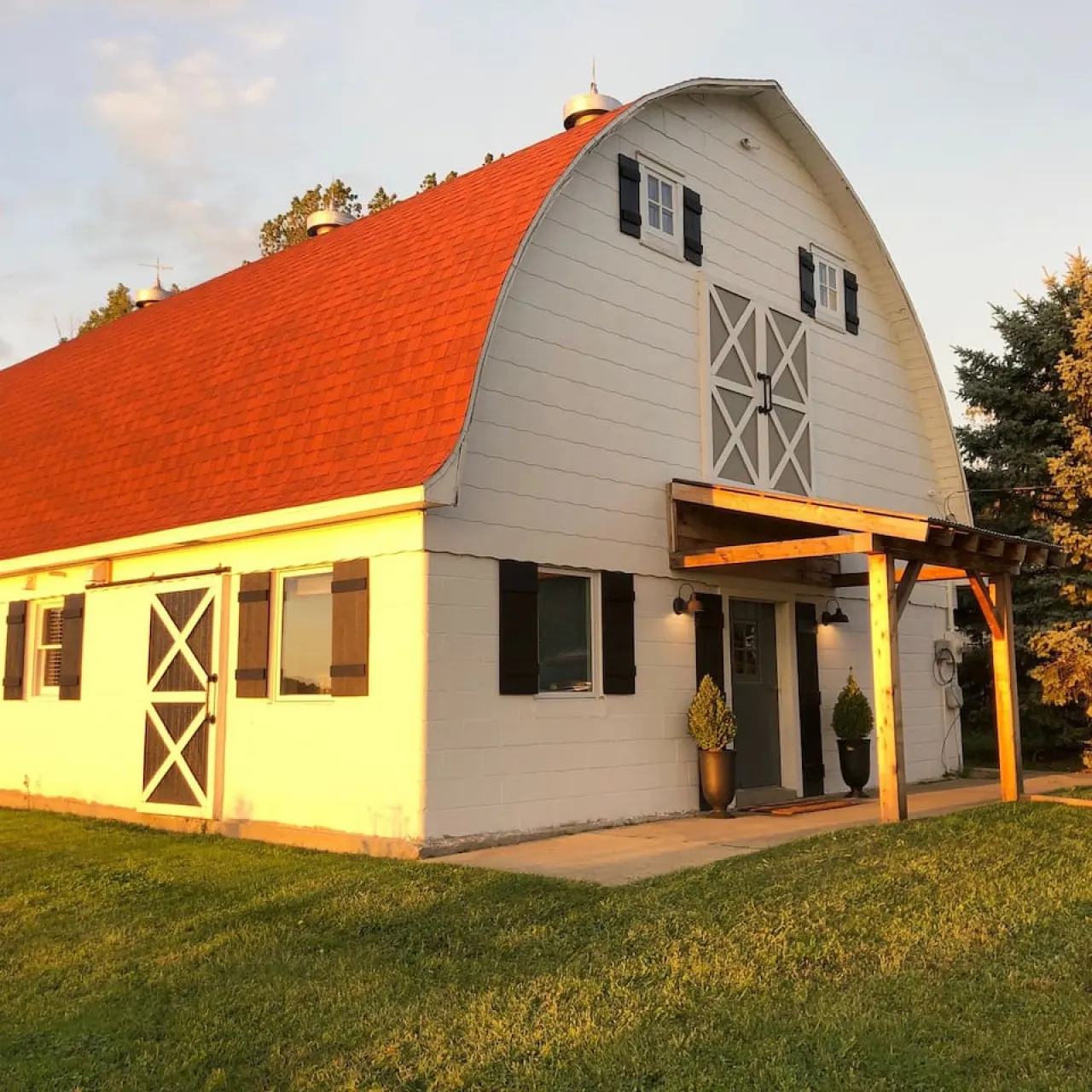 Barn of Three Oaks near Lake Michigan Beach Journeyman 13