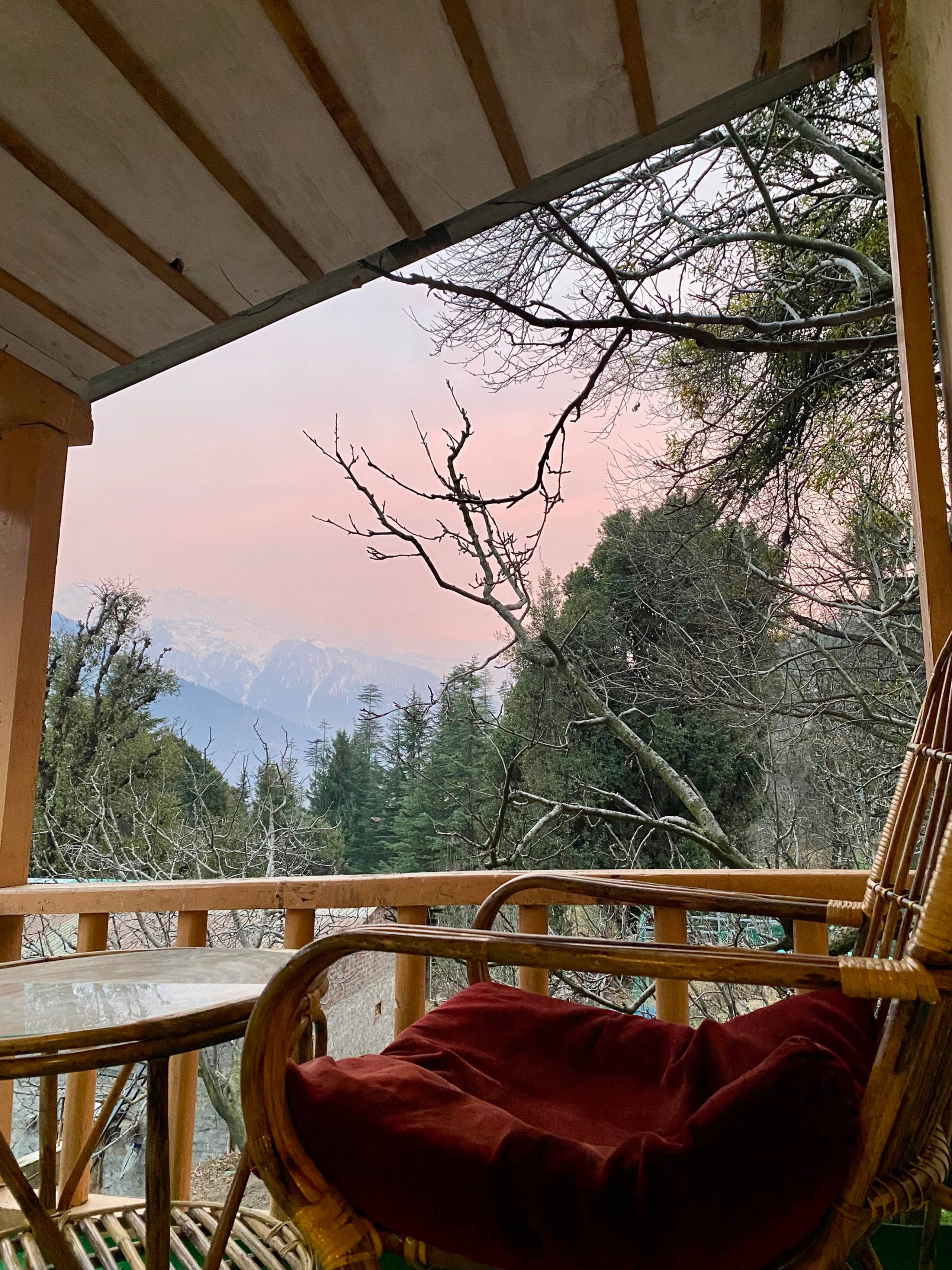 The Pahadi Studio ~Rustic Himalayan Wooden Home~ 5