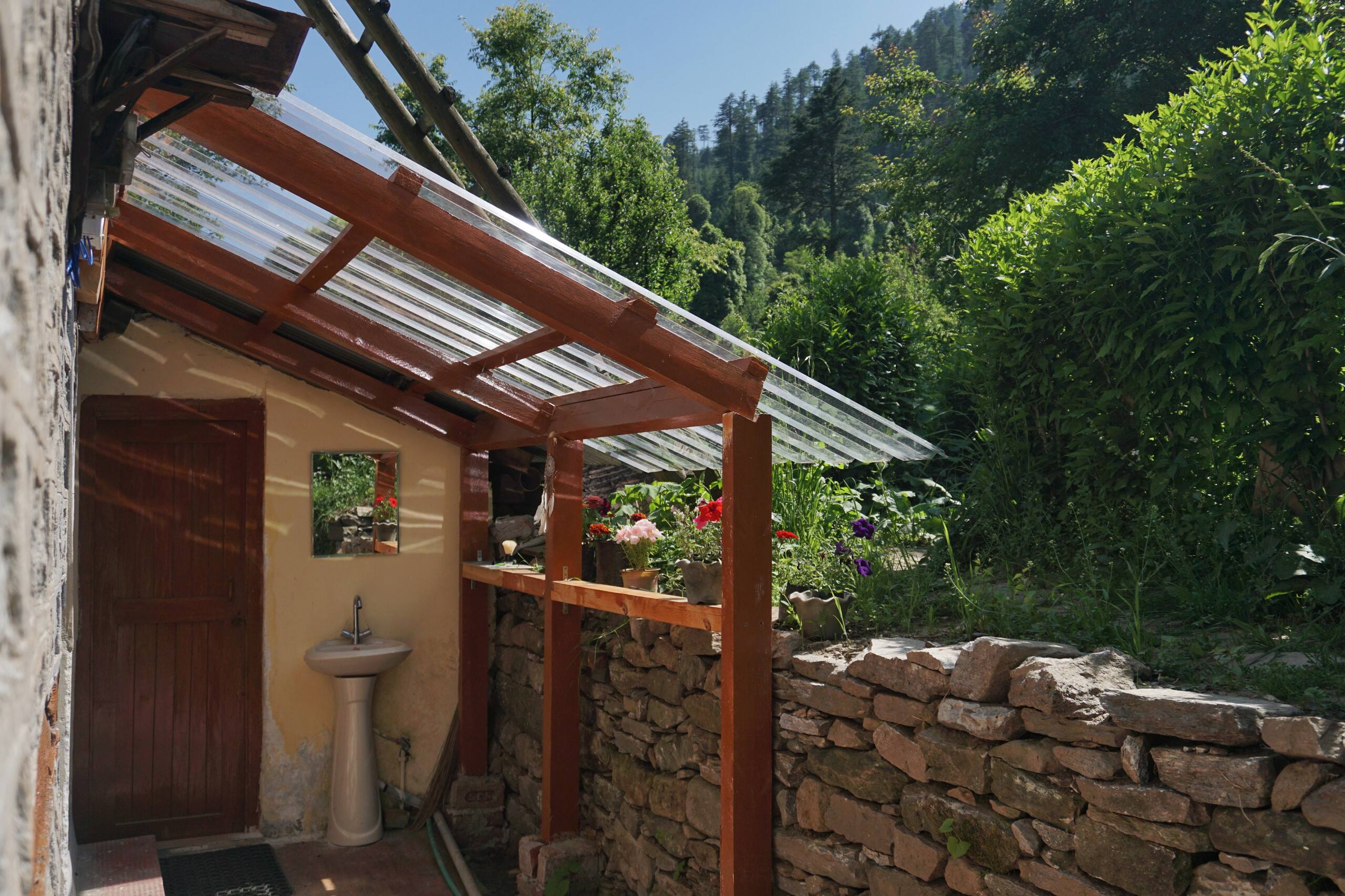 The Pahadi Studio ~Rustic Himalayan Wooden Home~ 25