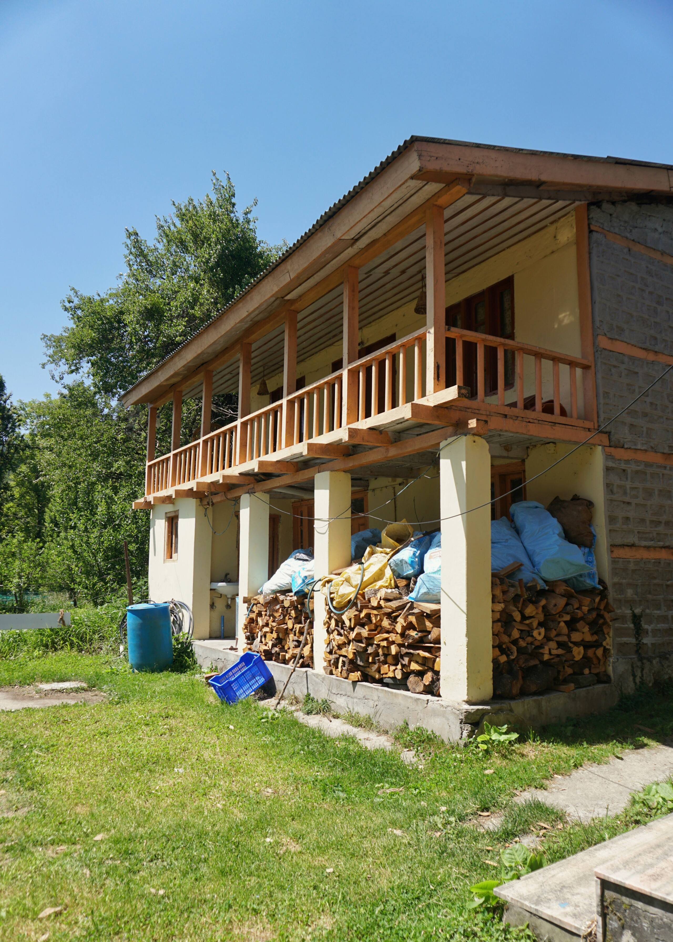 The Pahadi Studio ~Rustic Himalayan Wooden Home~ 6