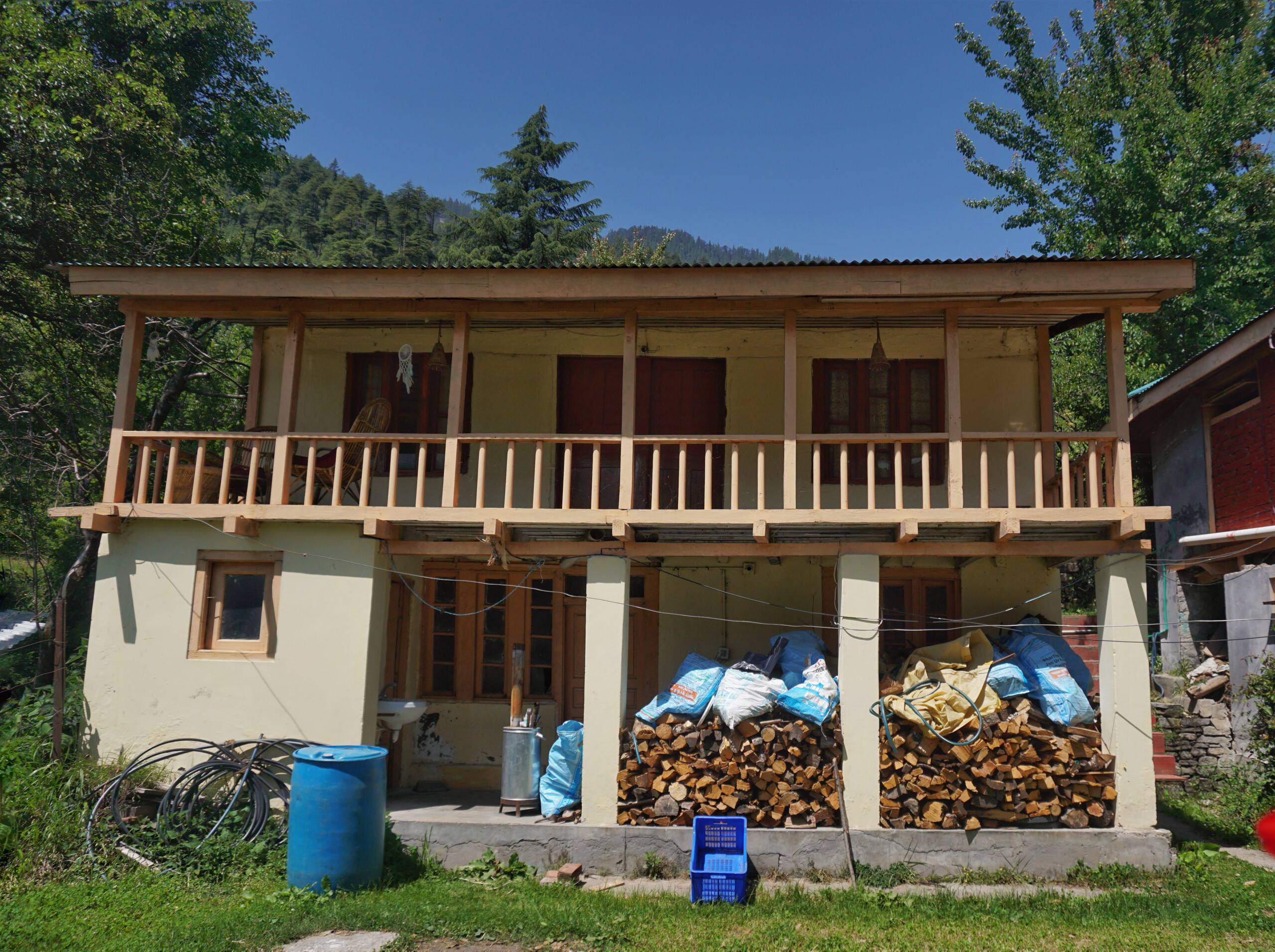 The Pahadi Studio ~Rustic Himalayan Wooden Home~ 3