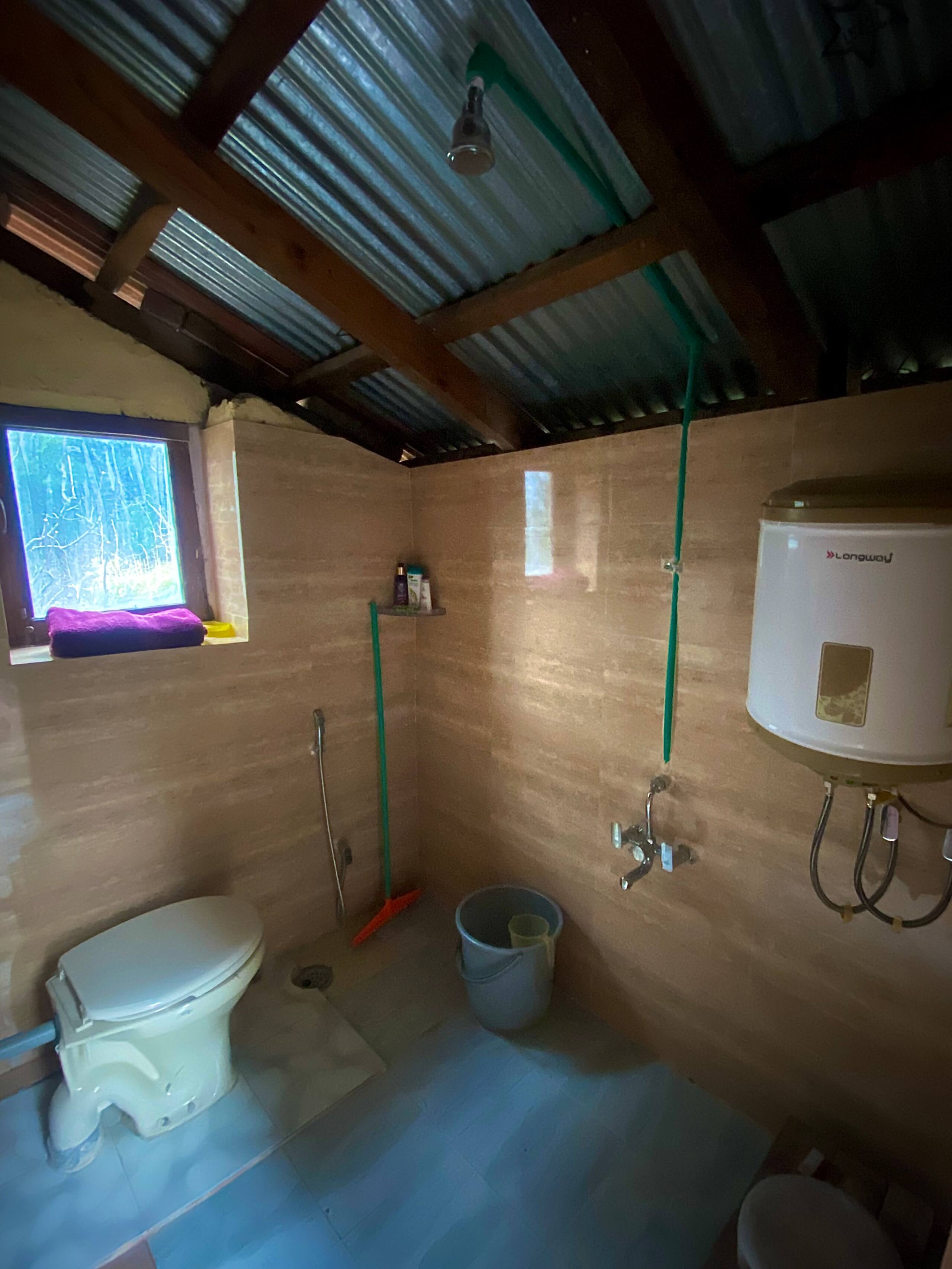The Pahadi Studio ~Rustic Himalayan Wooden Home~ 11