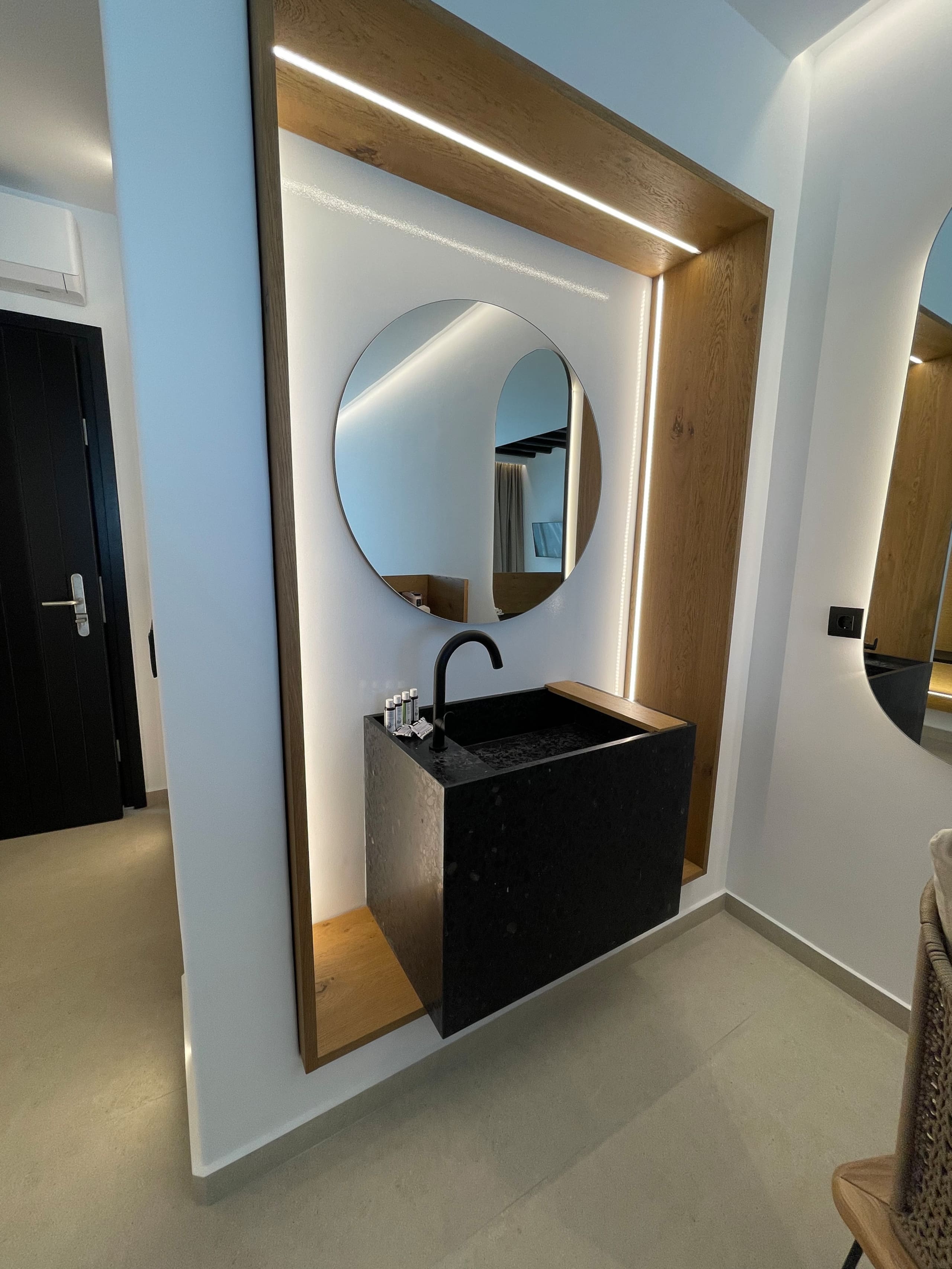 Seethroughmykonos,\nDeluxe Suite With private pool 13