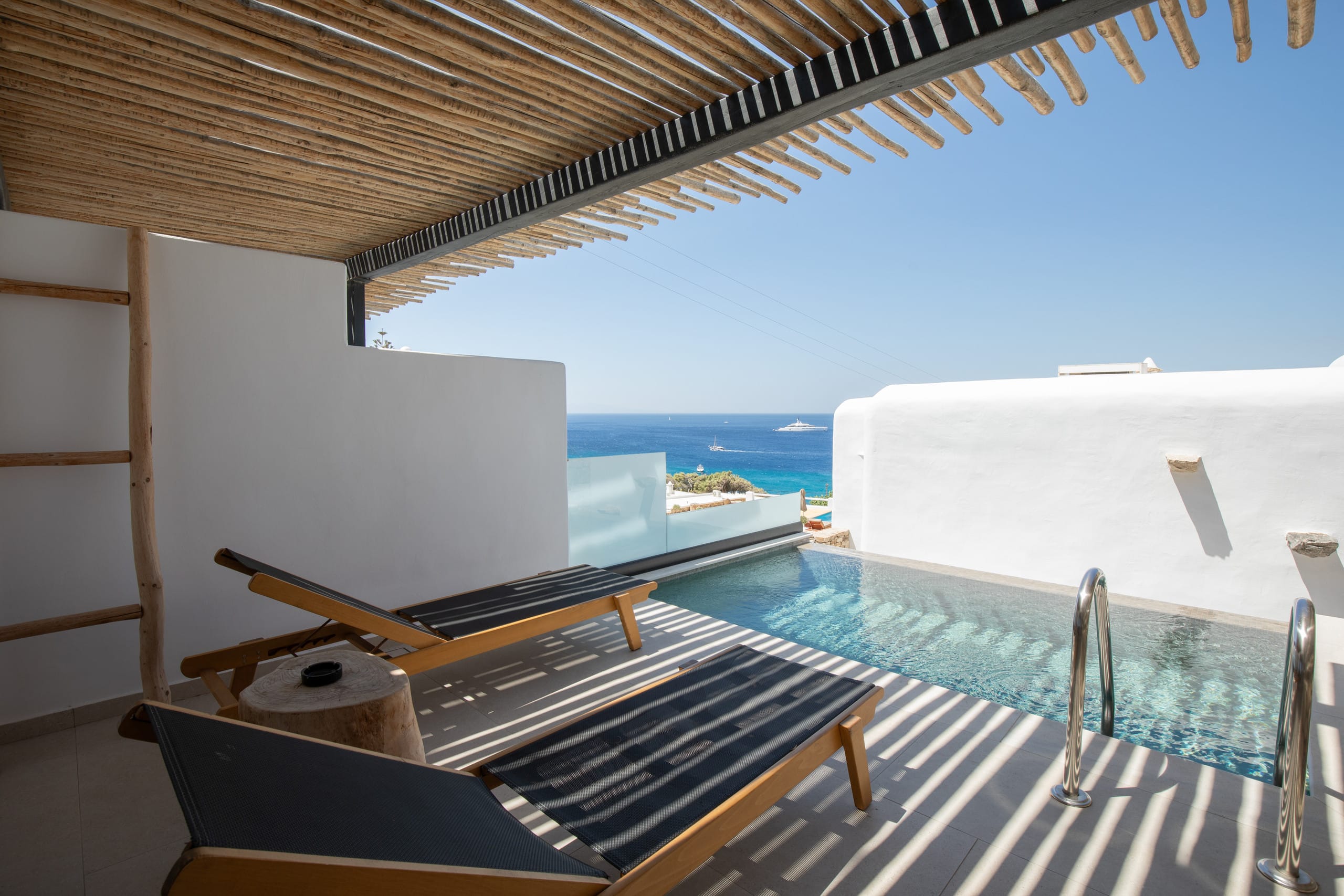 Seethroughmykonos,\nDeluxe Suite With private pool — photo 2