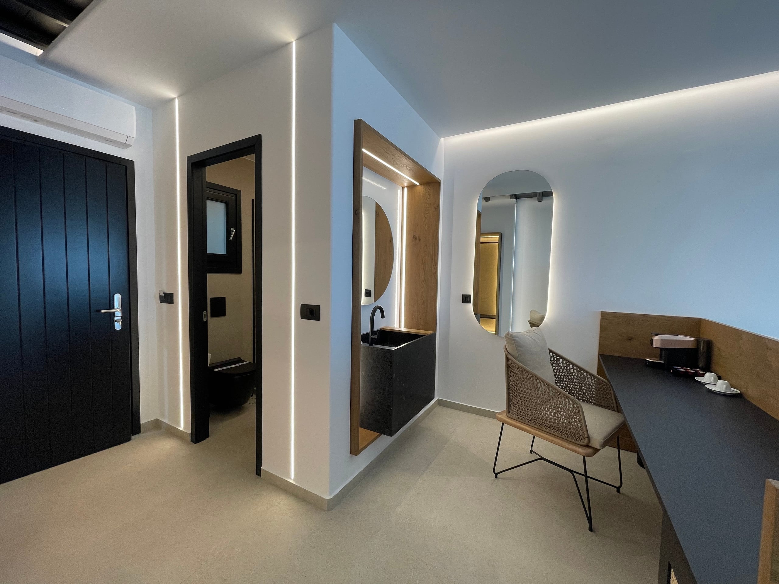 Seethroughmykonos,\nDeluxe Suite With private pool 7