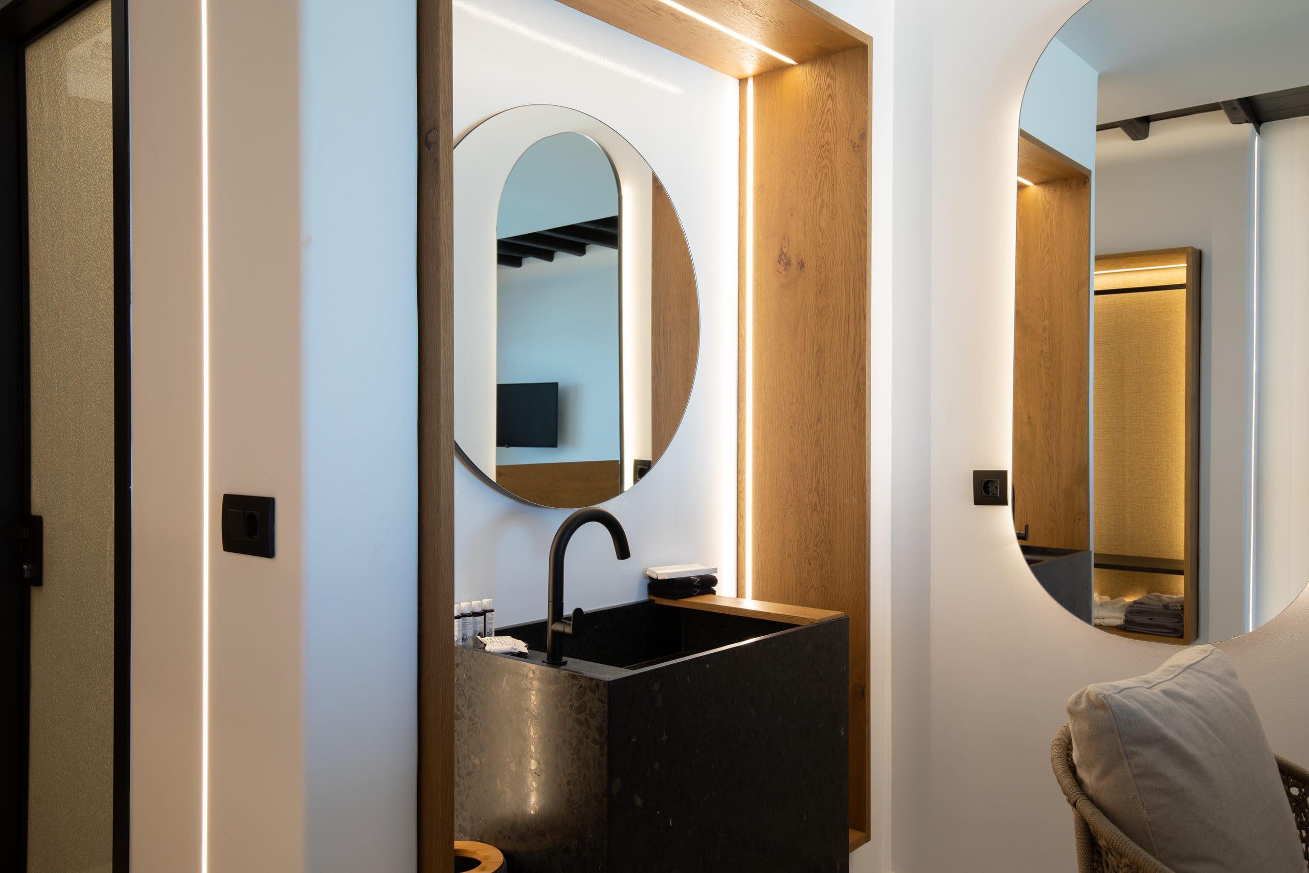 Seethroughmykonos,\nDeluxe Suite With private pool 12