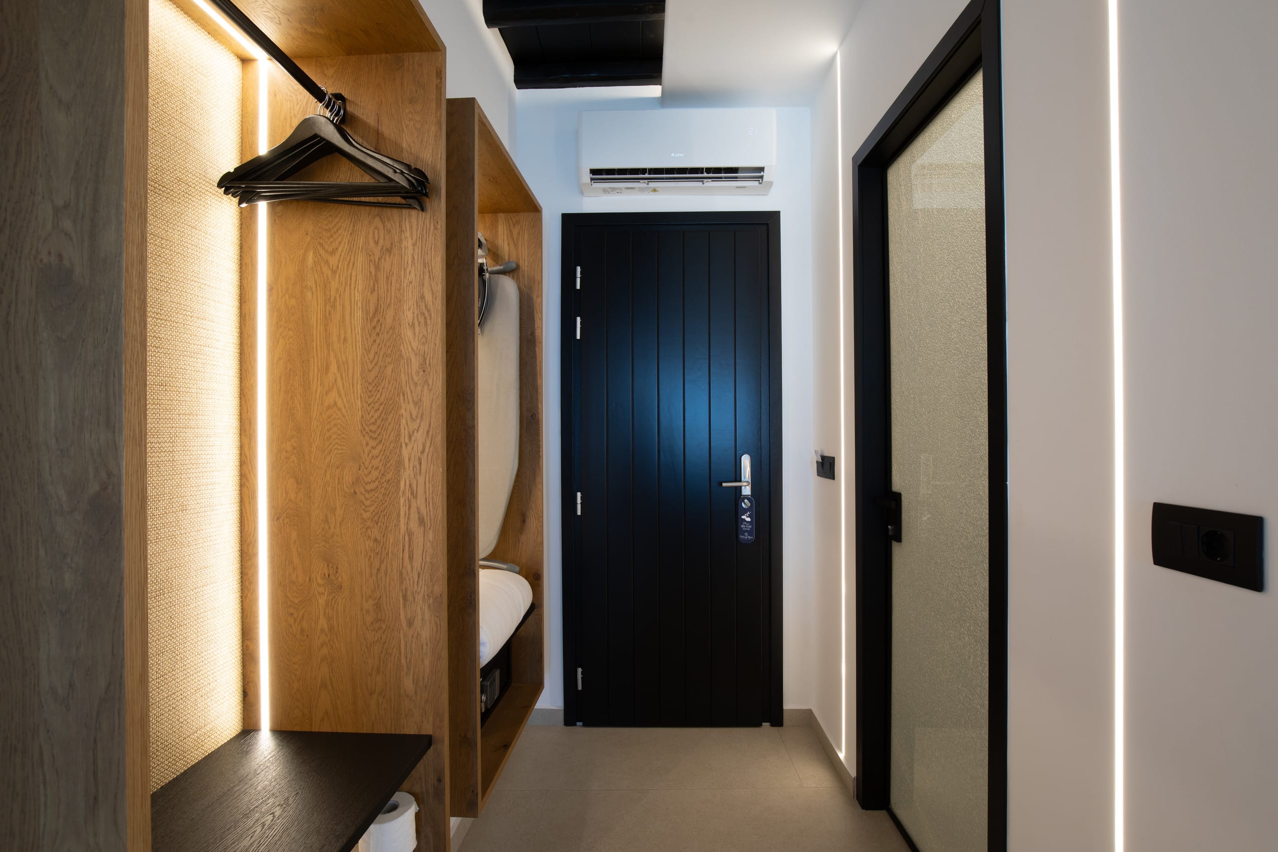 Seethroughmykonos,\nDeluxe Suite With private pool 19