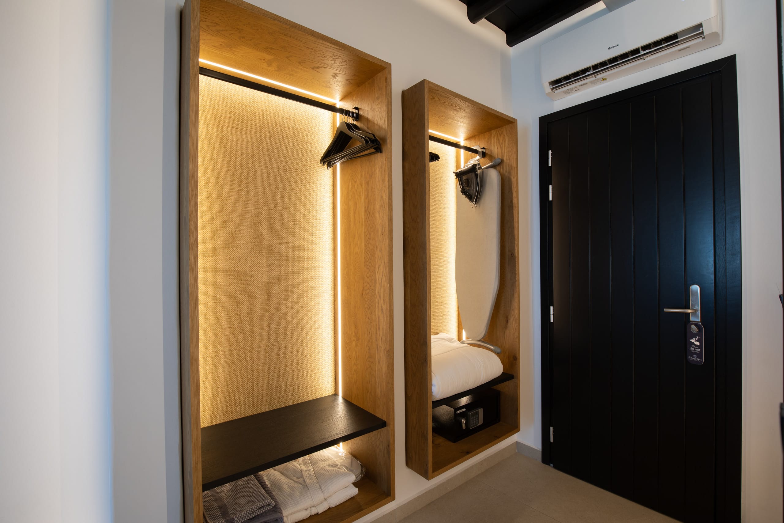 Seethroughmykonos,\nDeluxe Suite With private pool 8