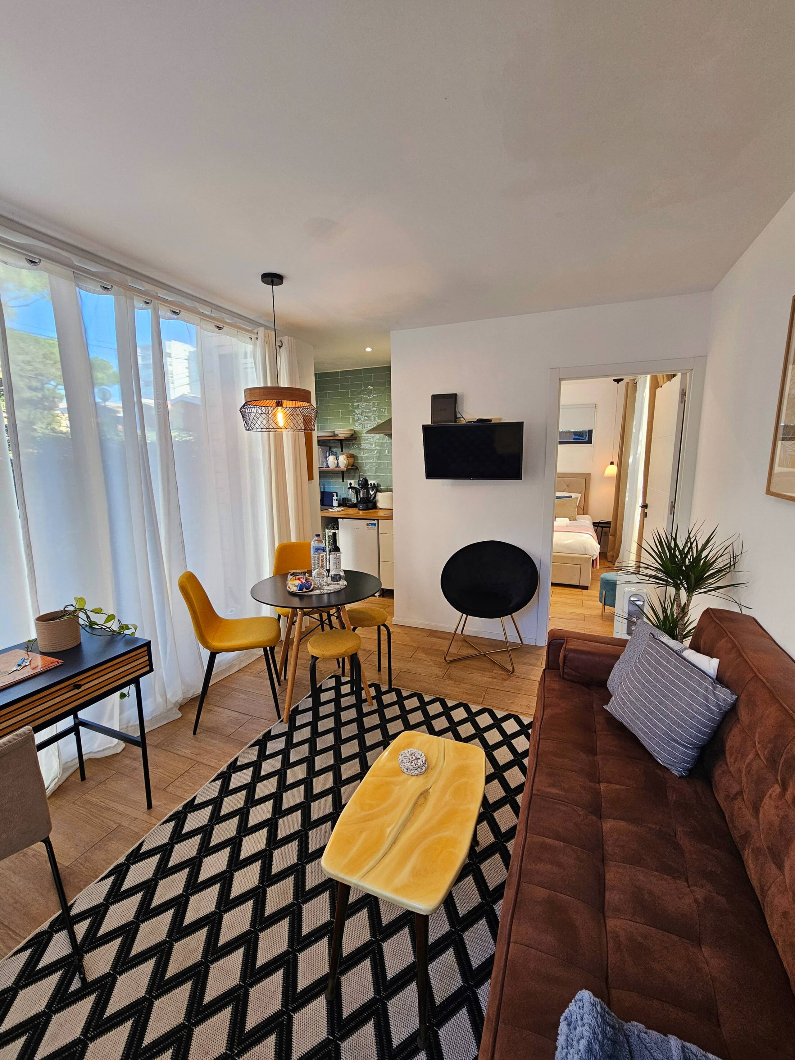 Independent apartment with a relaxing patio 38