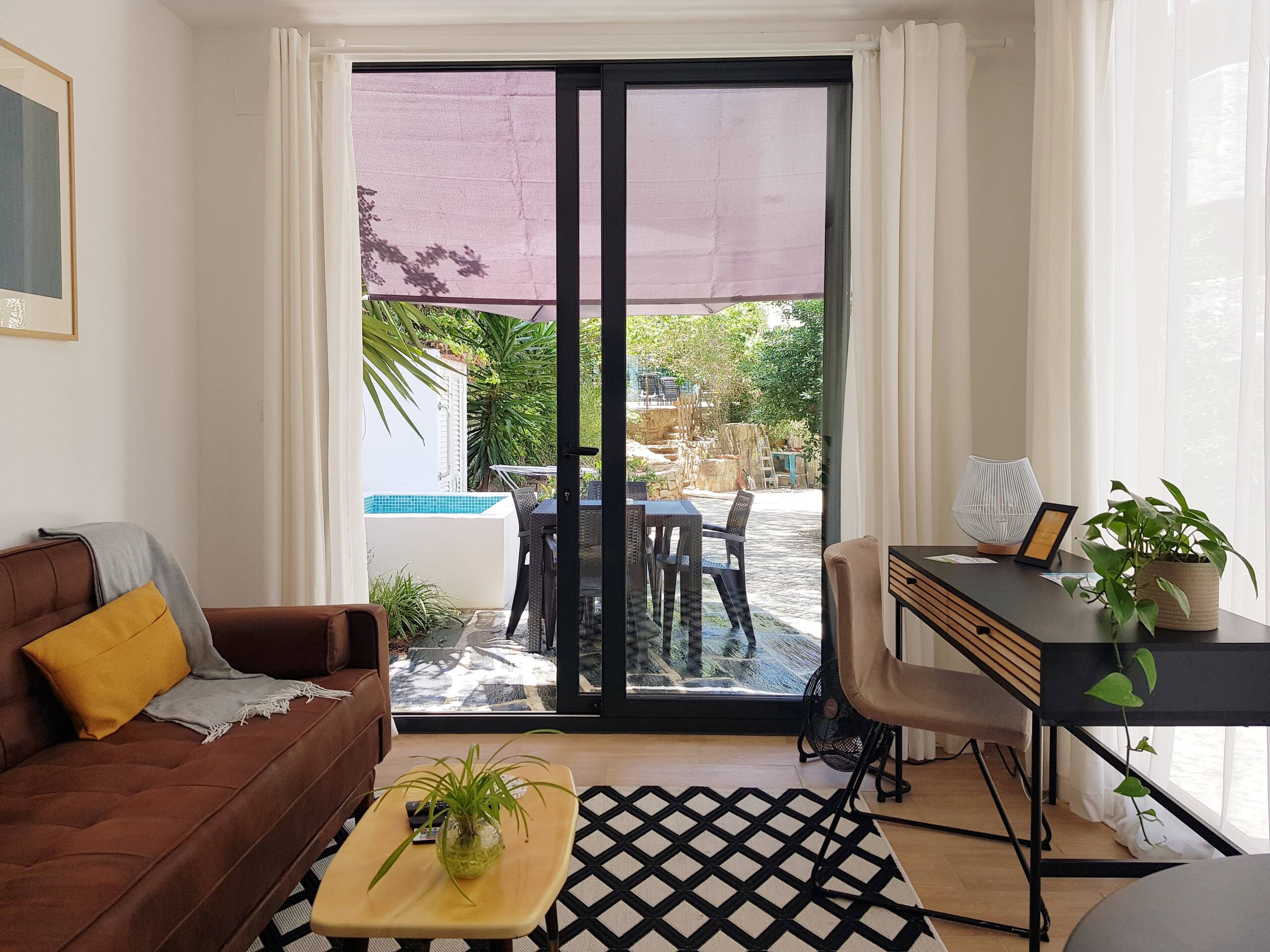 Independent apartment with a relaxing patio 16