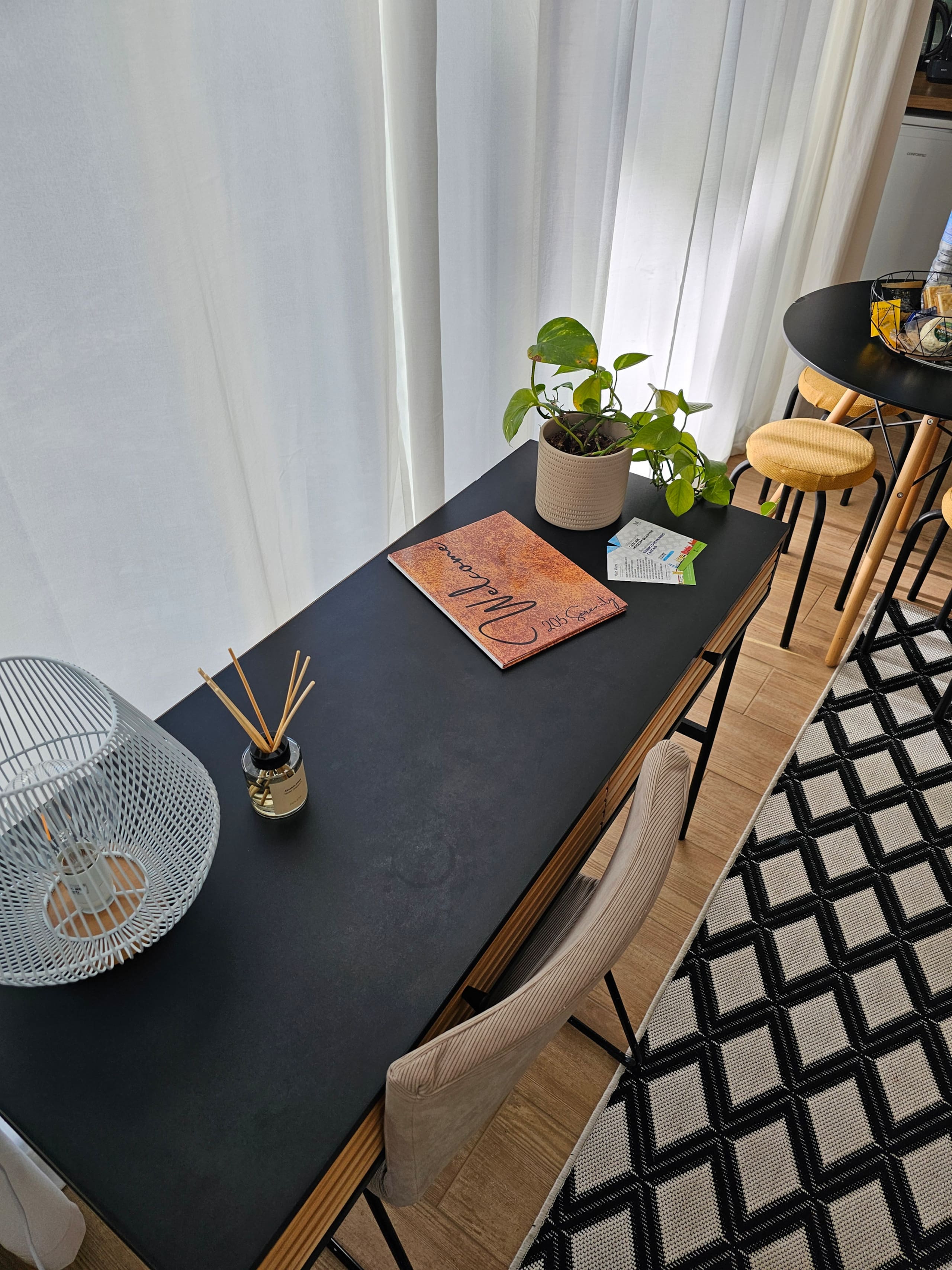 Independent apartment with a relaxing patio 20