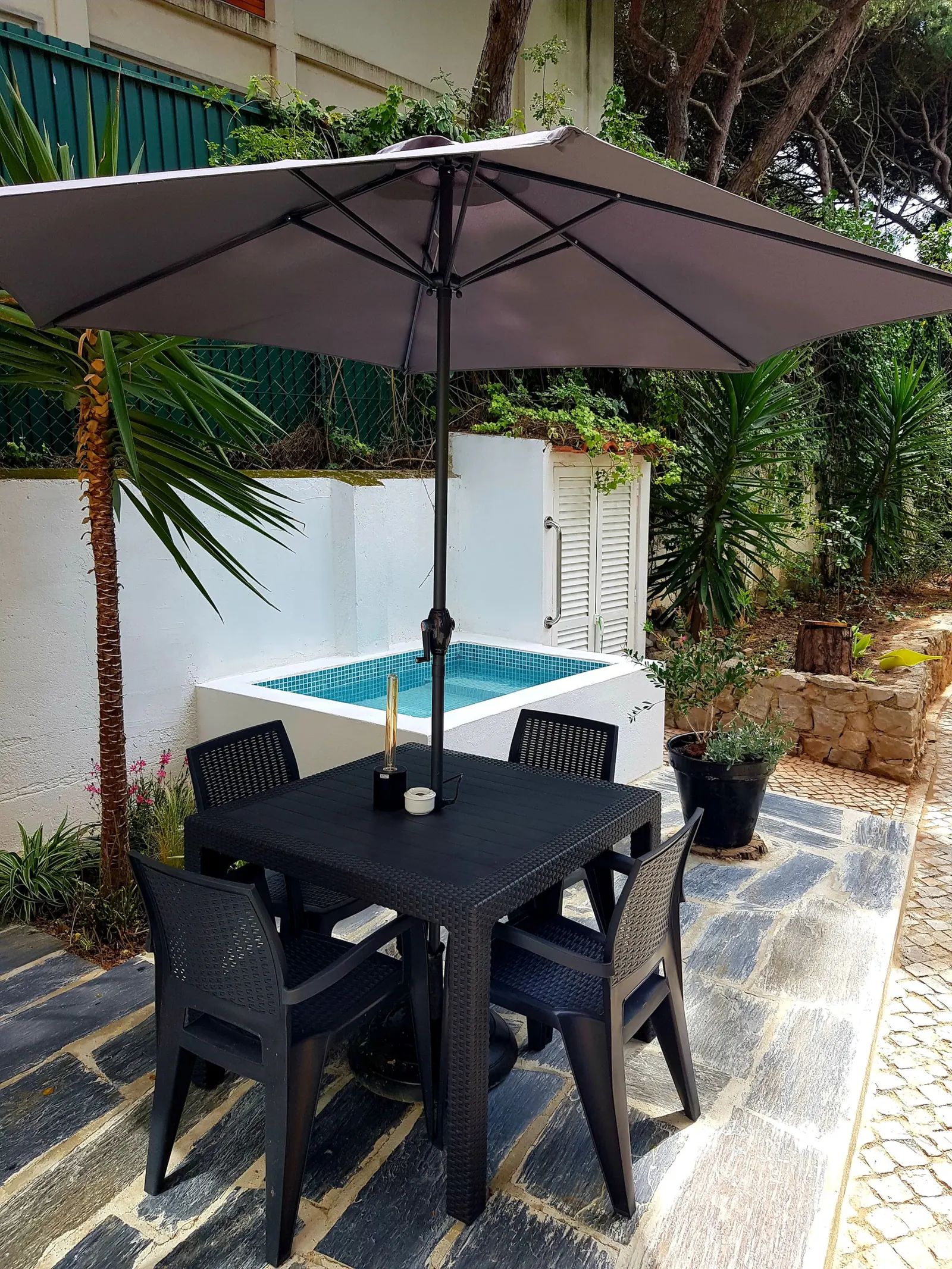 Independent apartment with a relaxing patio 36