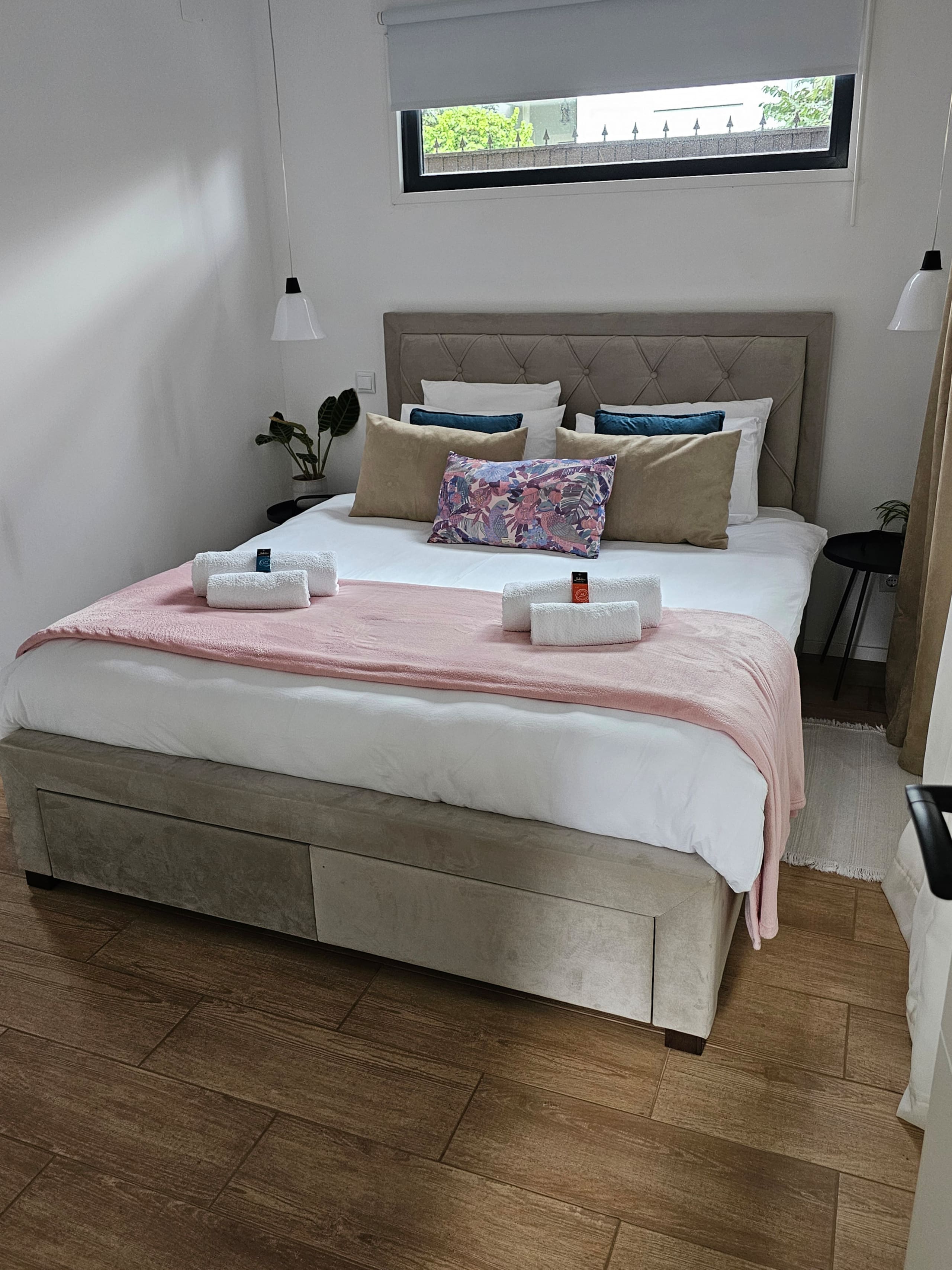 Independent apartment with a relaxing patio 25