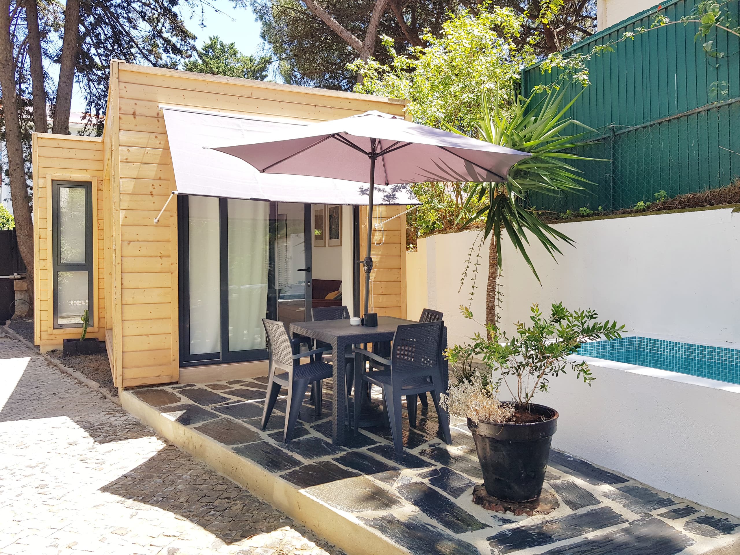 Independent apartment with a relaxing patio 37