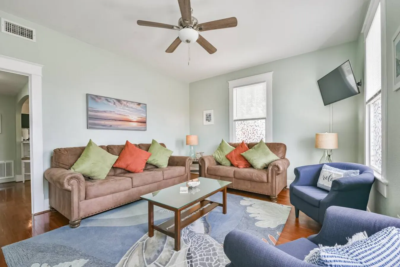 Coastal Blue Cottage is Steps to Beach and Seawall