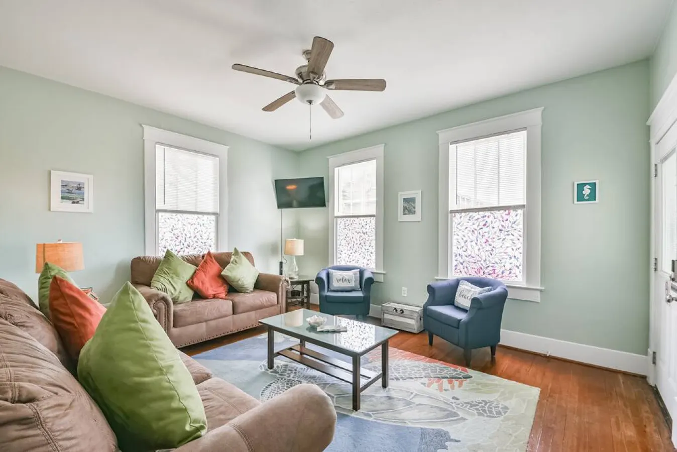 Coastal Blue Cottage is Steps to Beach and Seawall 2