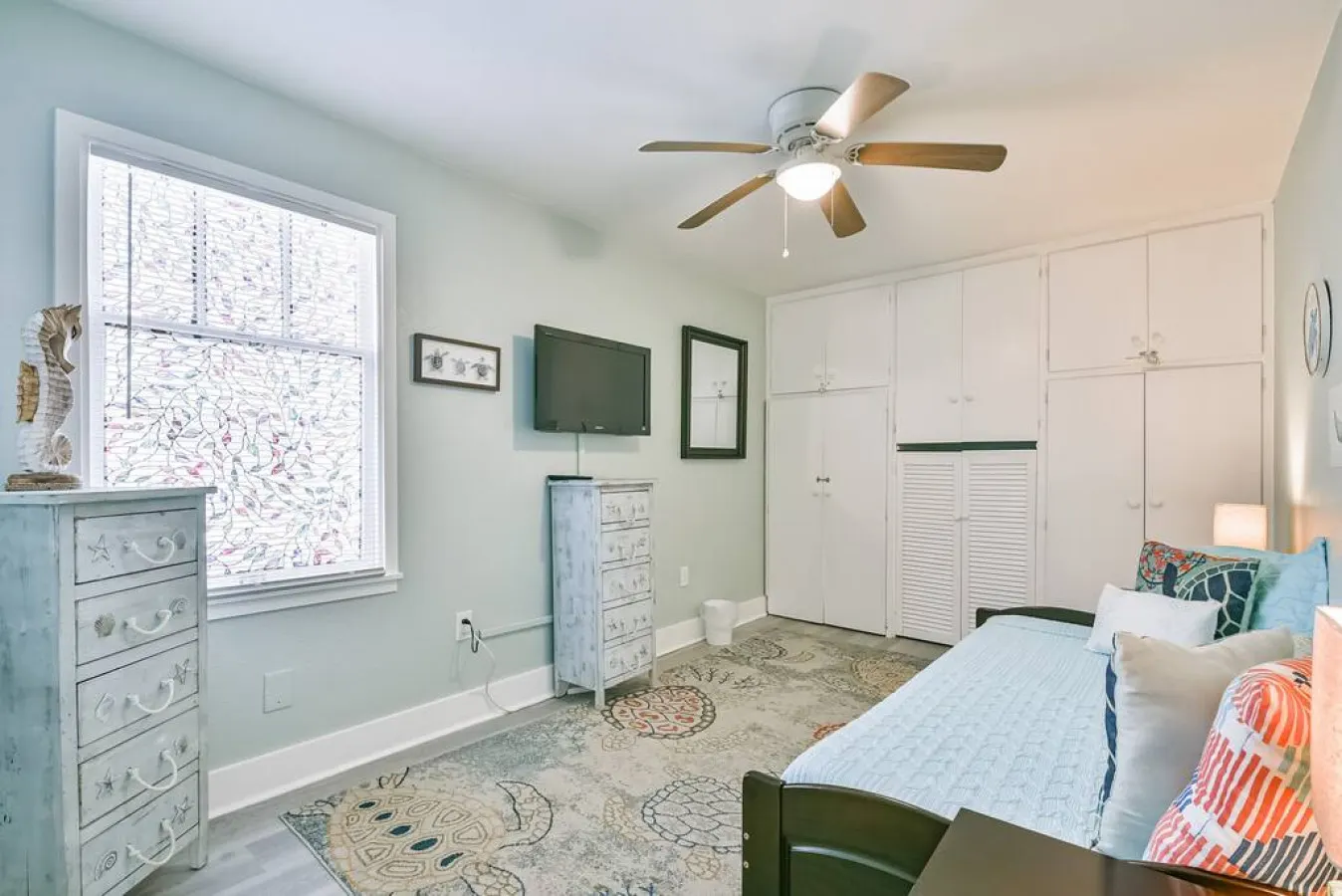 Coastal Blue Cottage is Steps to Beach and Seawall 17