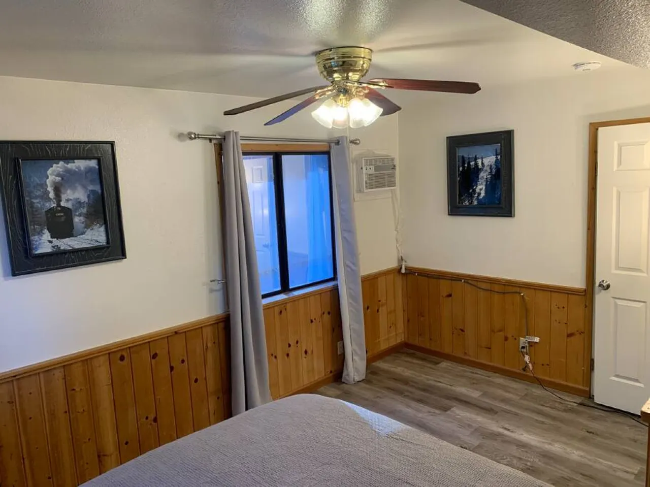Lake-View Lodge Cabin #7 ( 2 BR Near The Village) 11