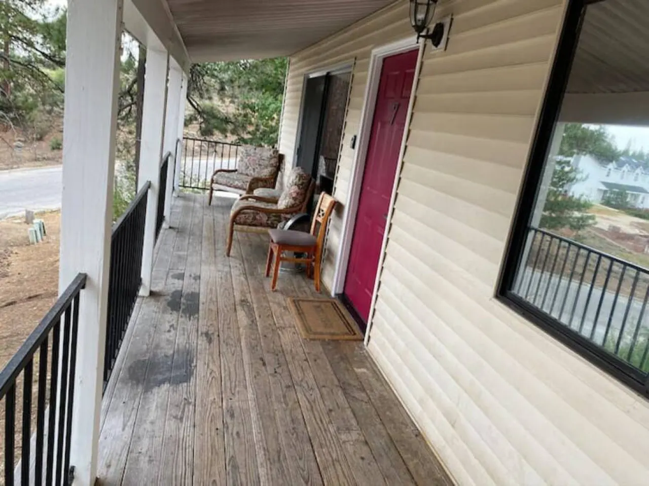 Lake-View Lodge Cabin #7 ( 2 BR Near The Village) 14