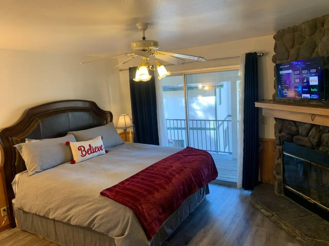 Lake-View Lodge Cabin #7 ( 2 BR Near The Village) 3