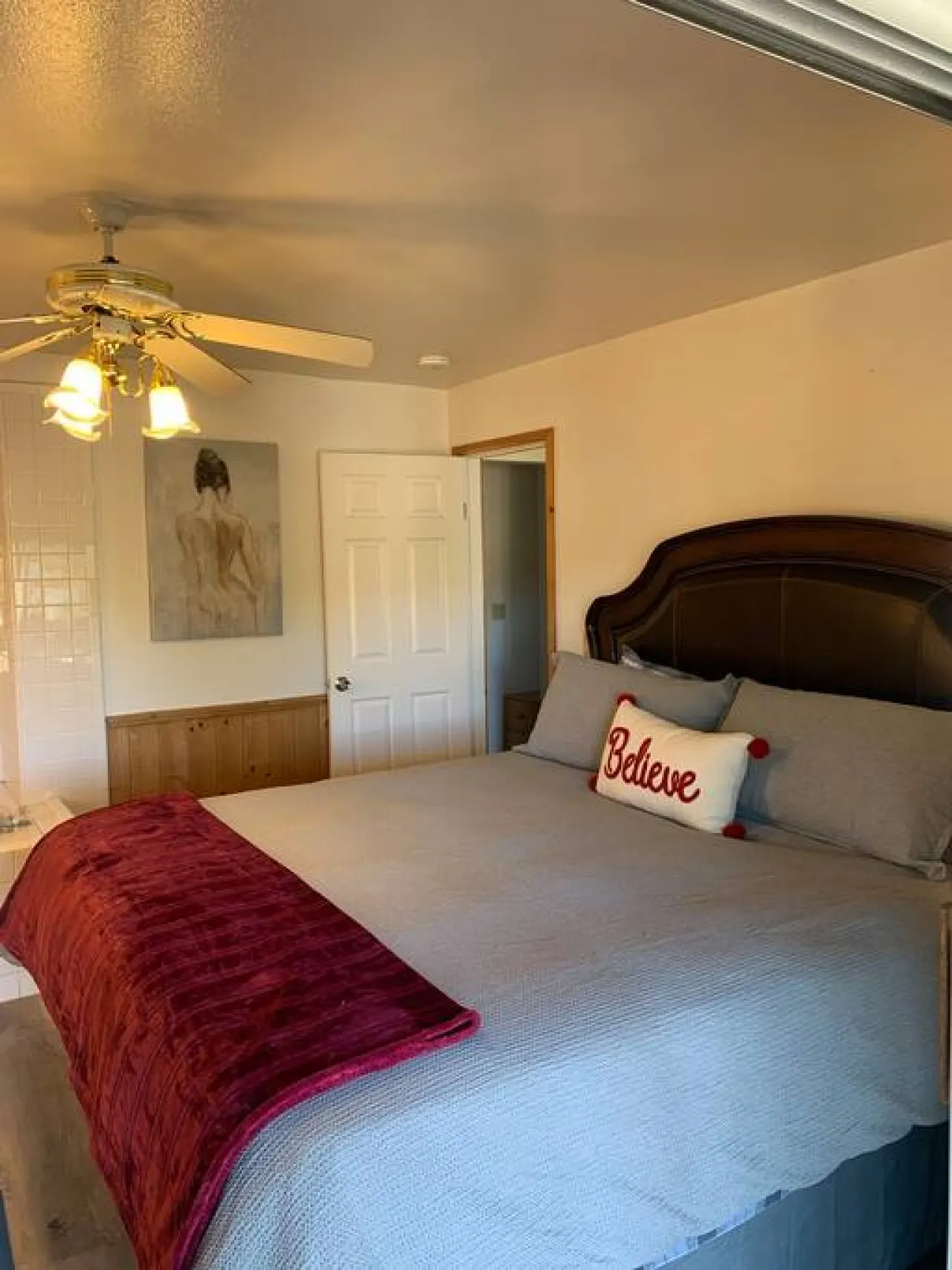 Lake-View Lodge Cabin #7 ( 2 BR Near The Village) 4